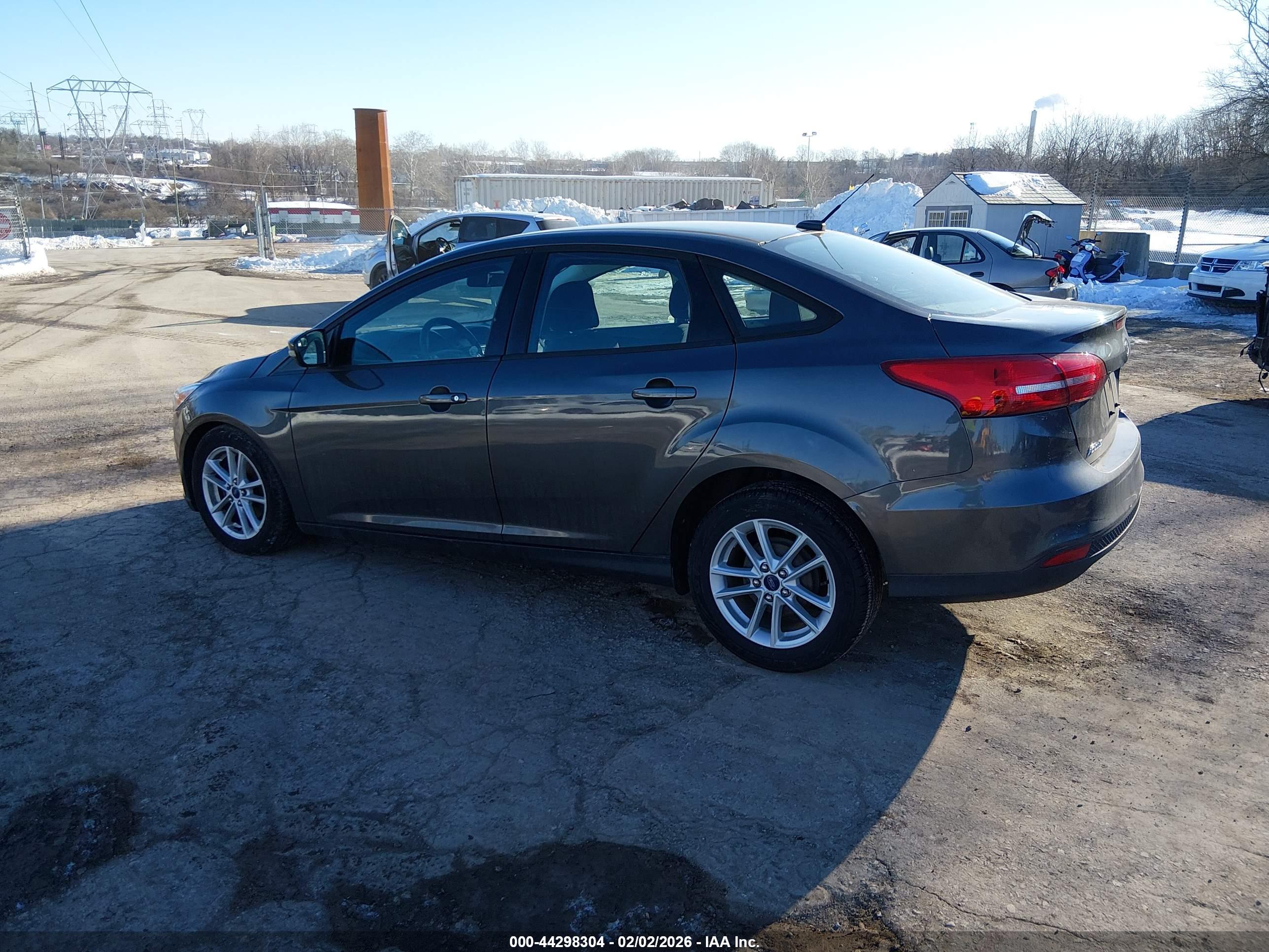 FORD FOCUS image 3