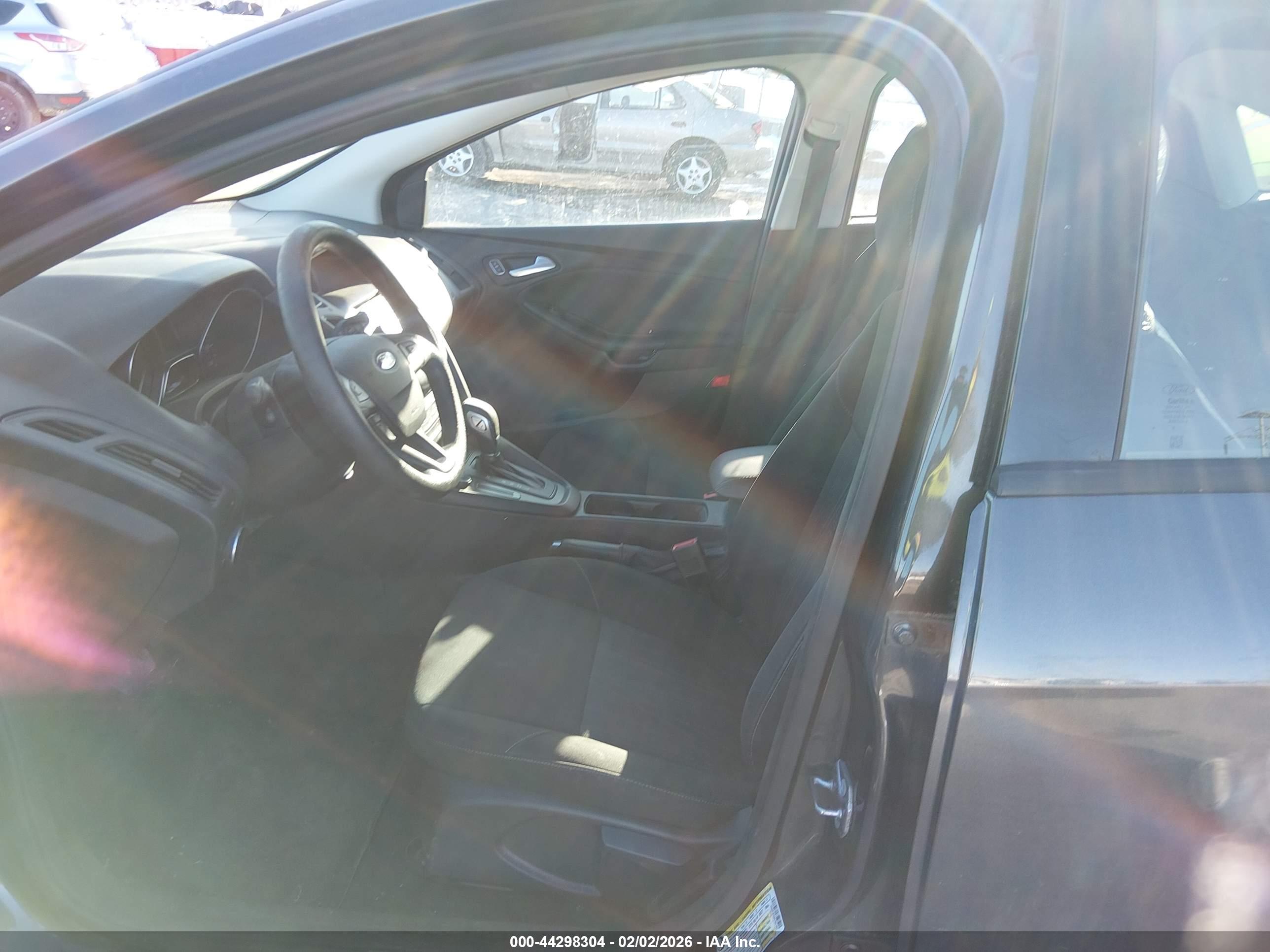 FORD FOCUS image 5