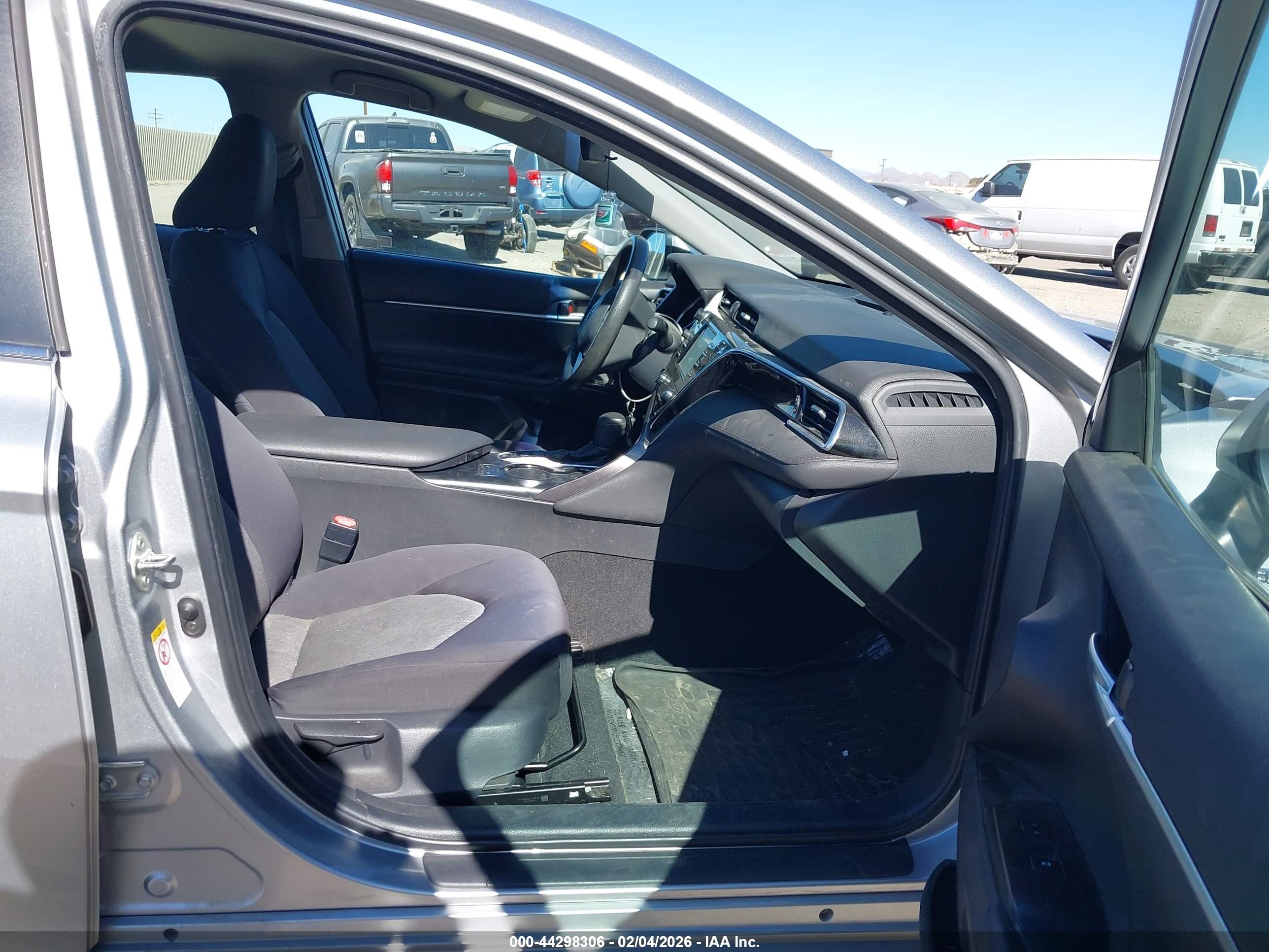 TOYOTA CAMRY image 5
