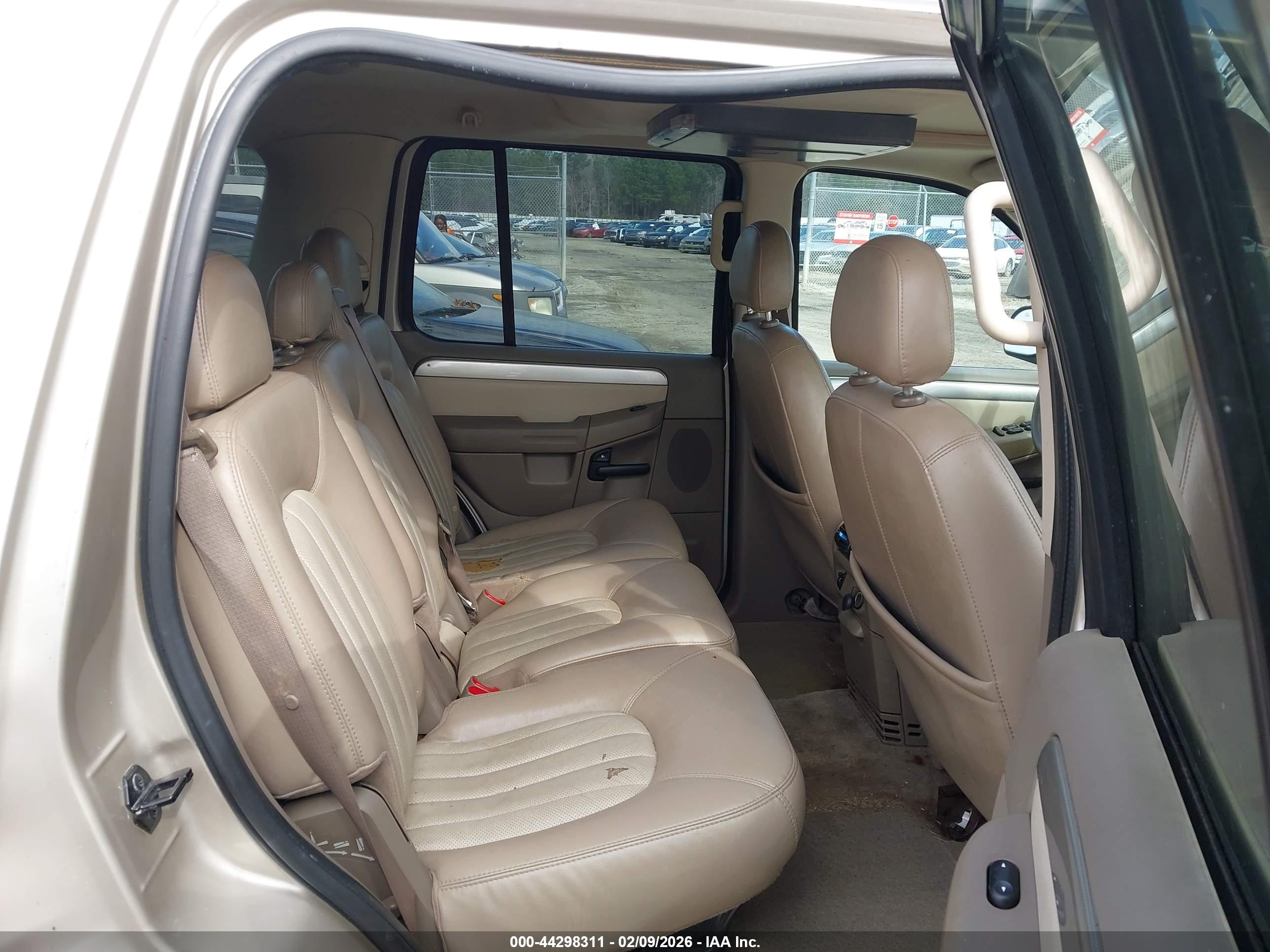 MERCURY MOUNTAINEER image 8
