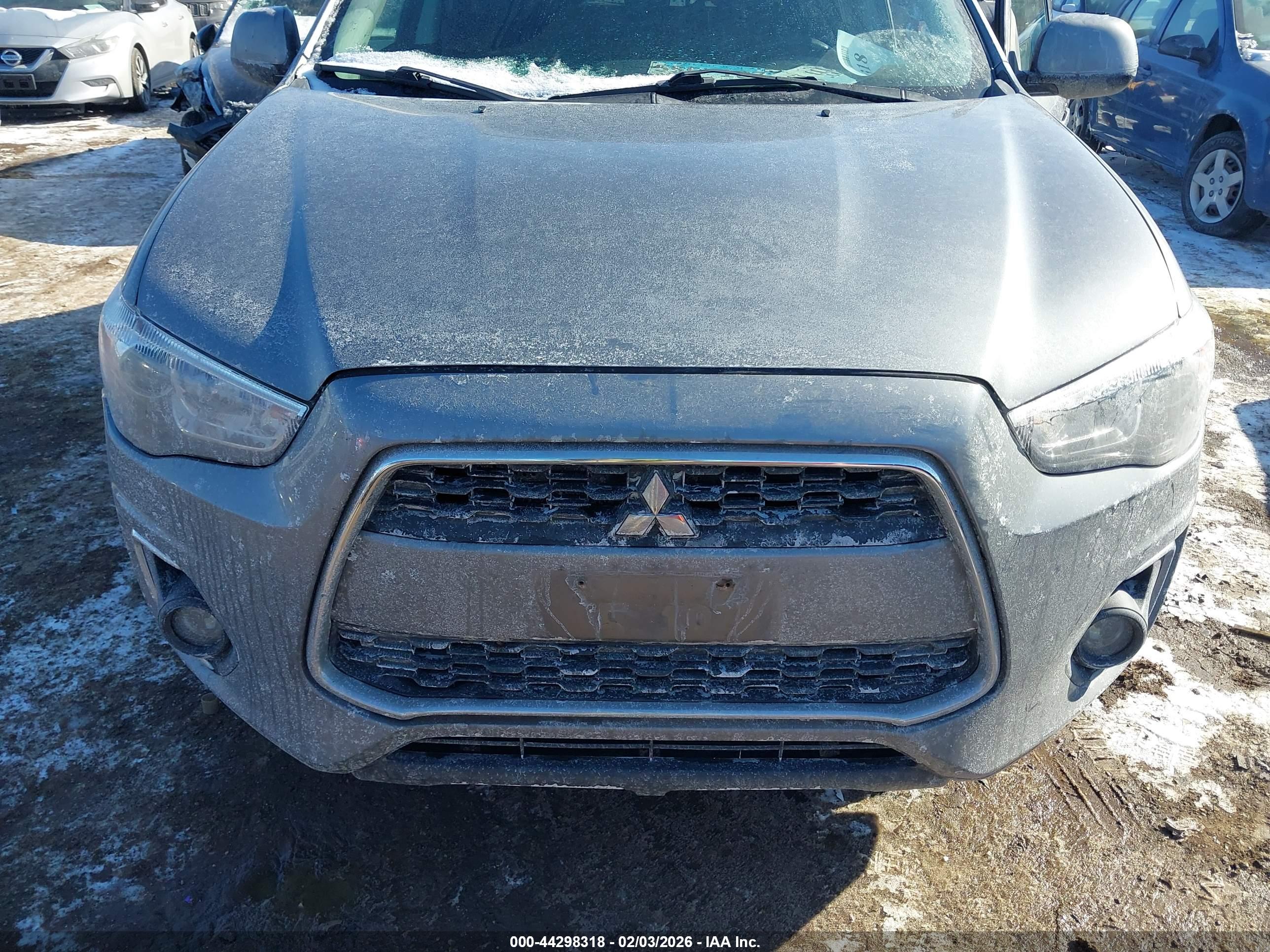 MITSUBISHI OUTLANDER image 6