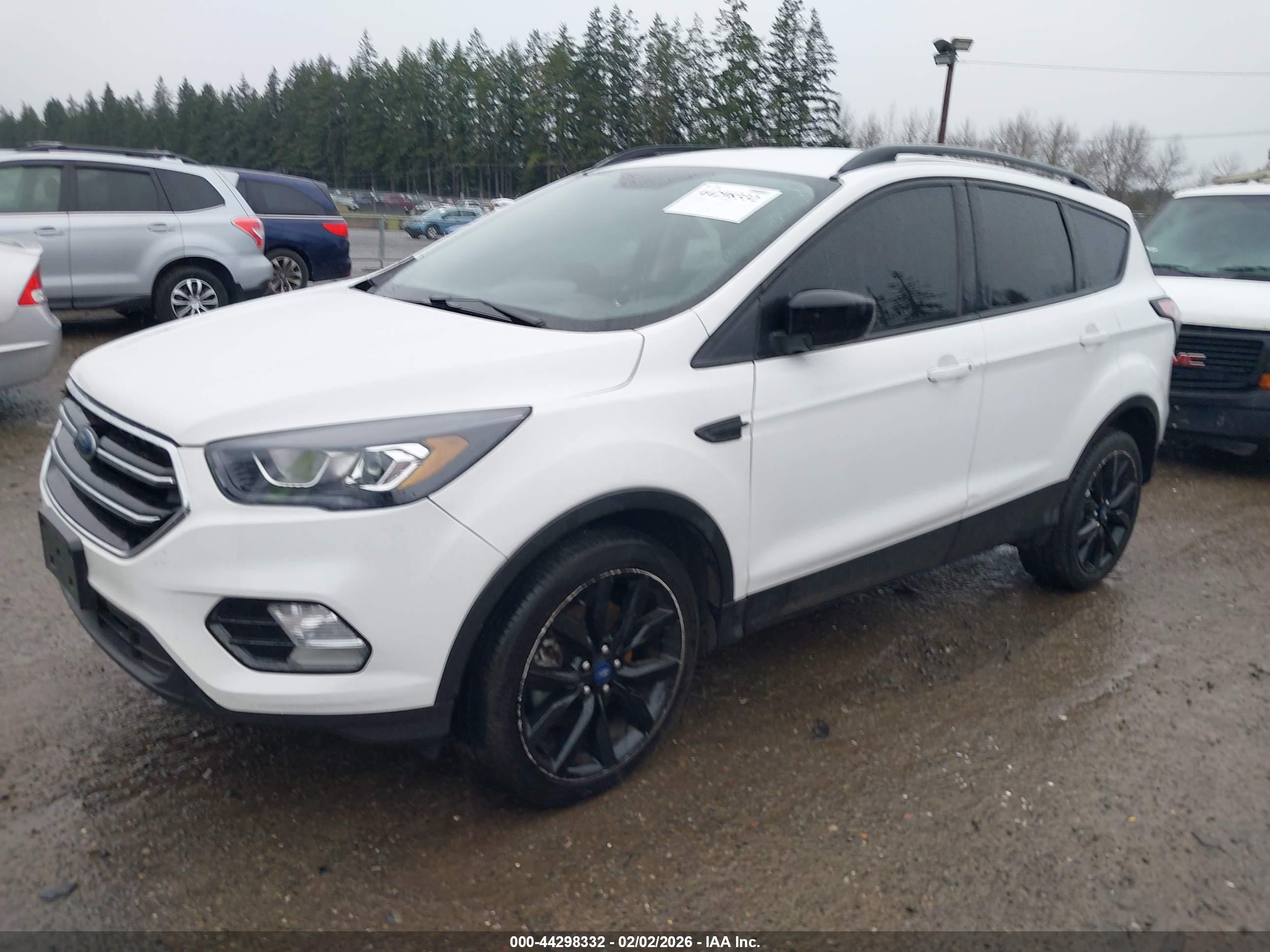 FORD ESCAPE image 2