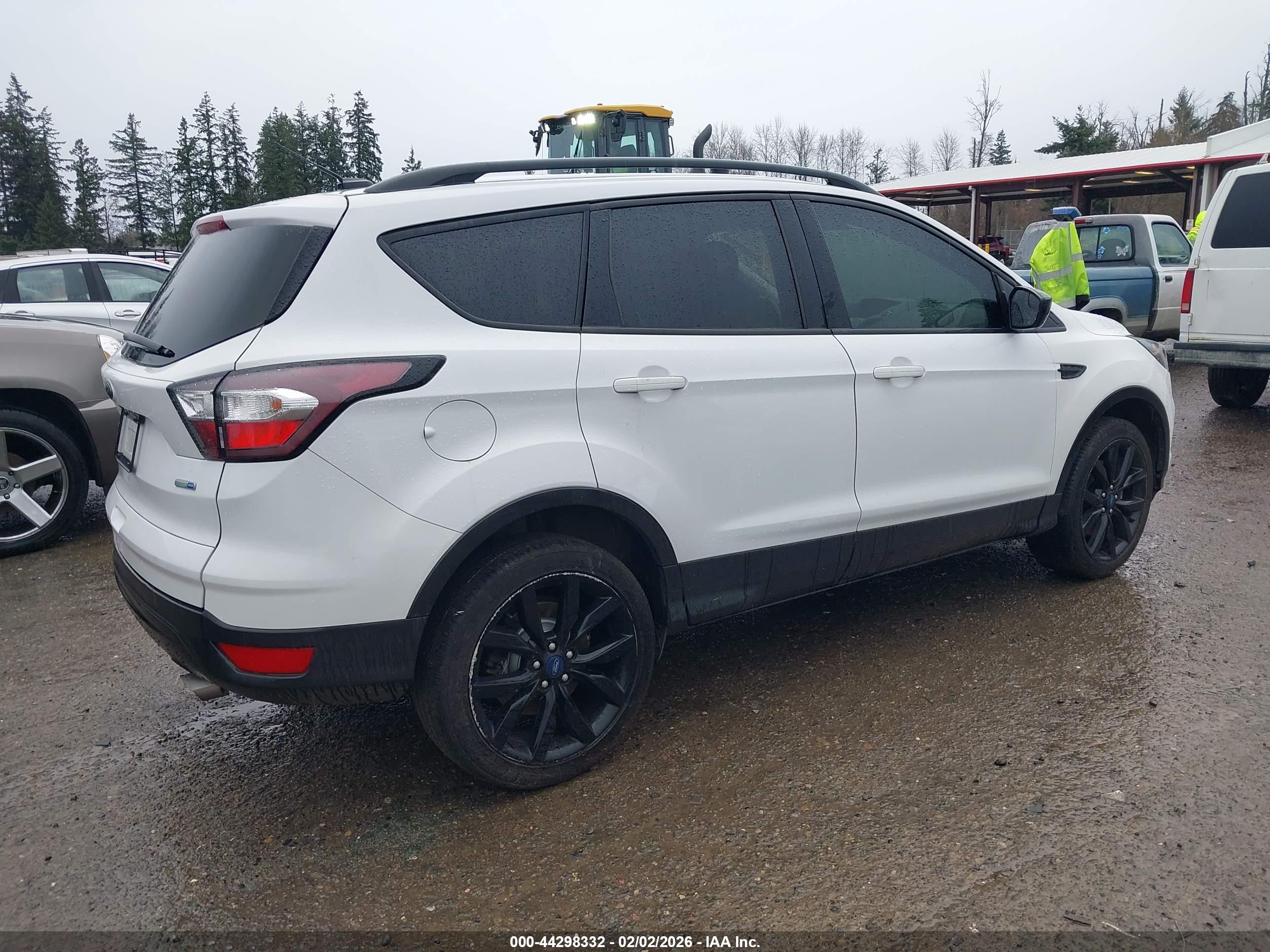 FORD ESCAPE image 4