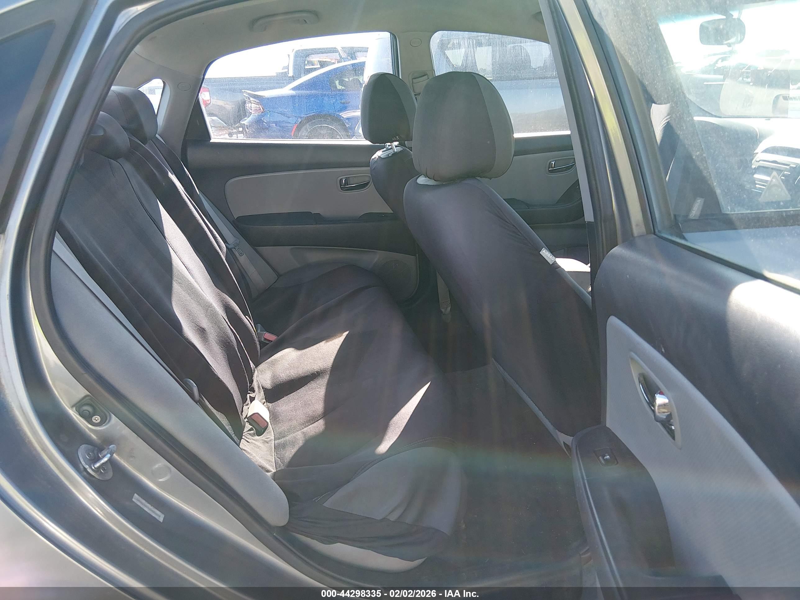 HYUNDAI ELANTRA image 8