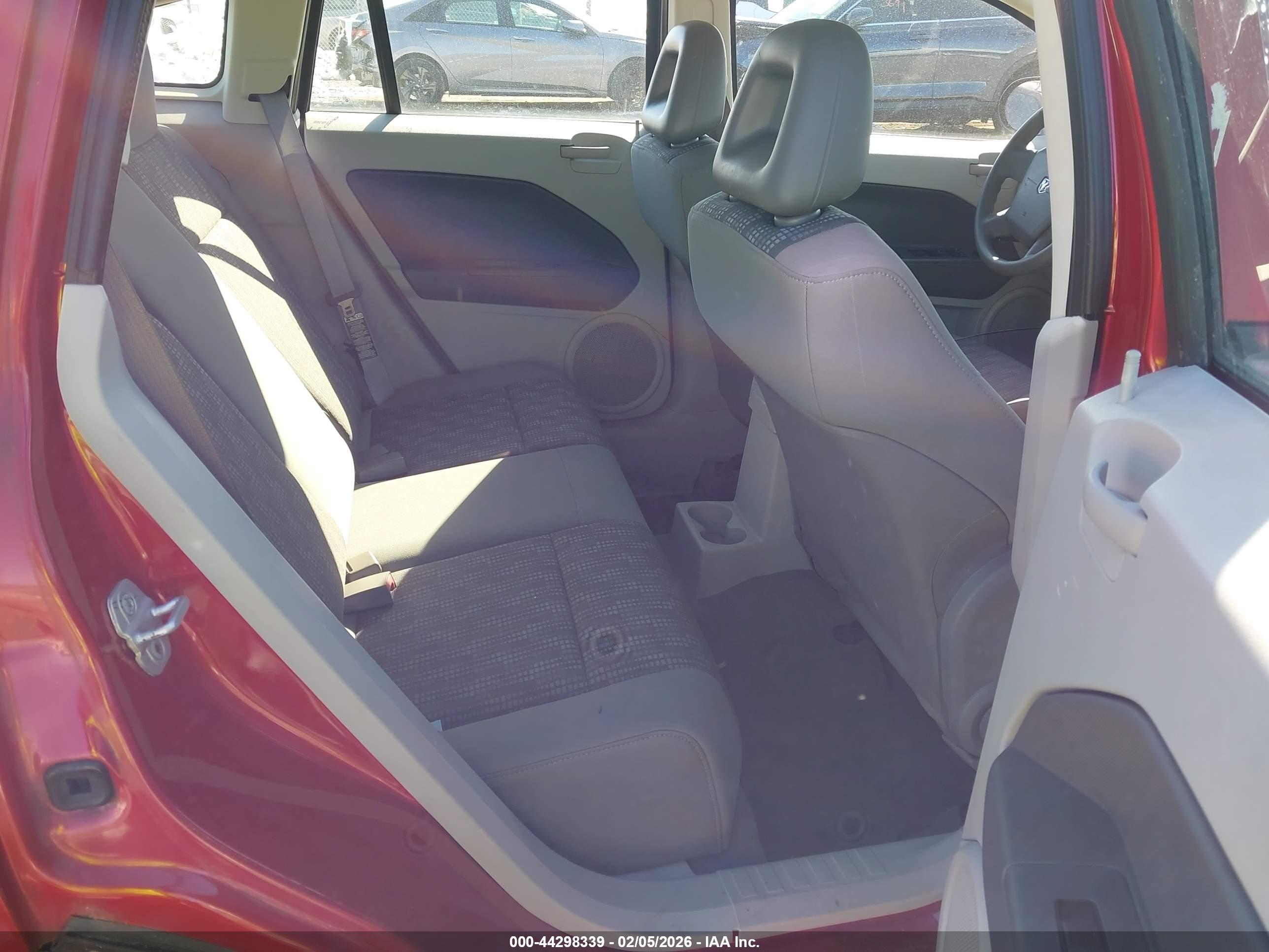 DODGE CALIBER image 8