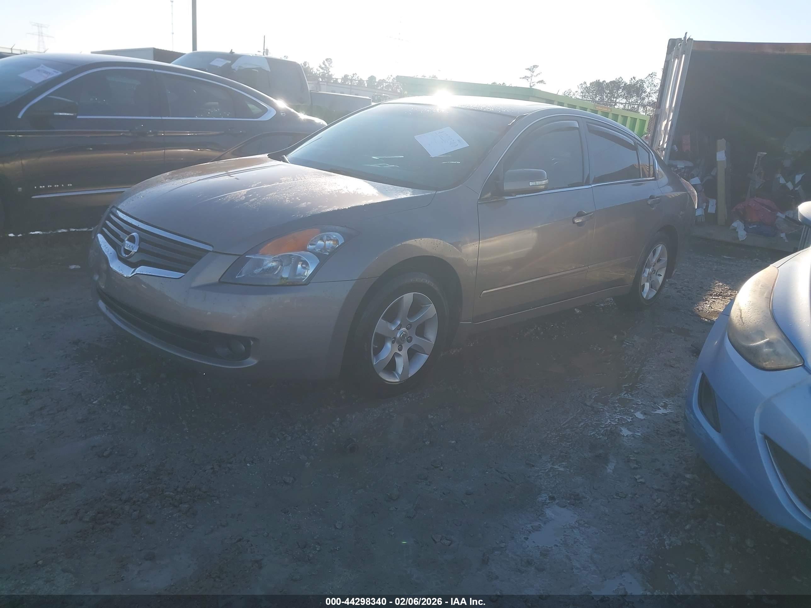 NISSAN ALTIMA image 2