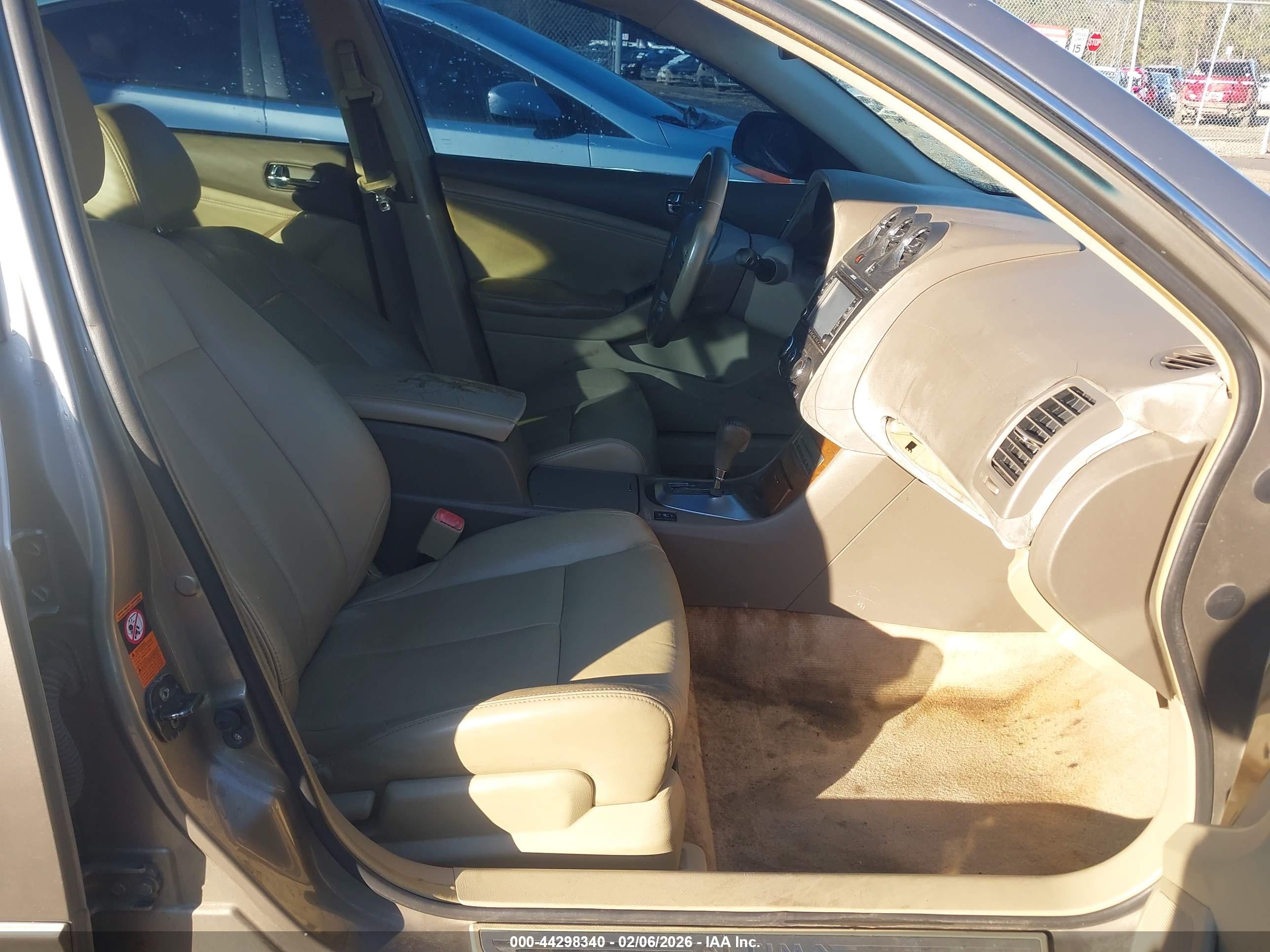 NISSAN ALTIMA image 5