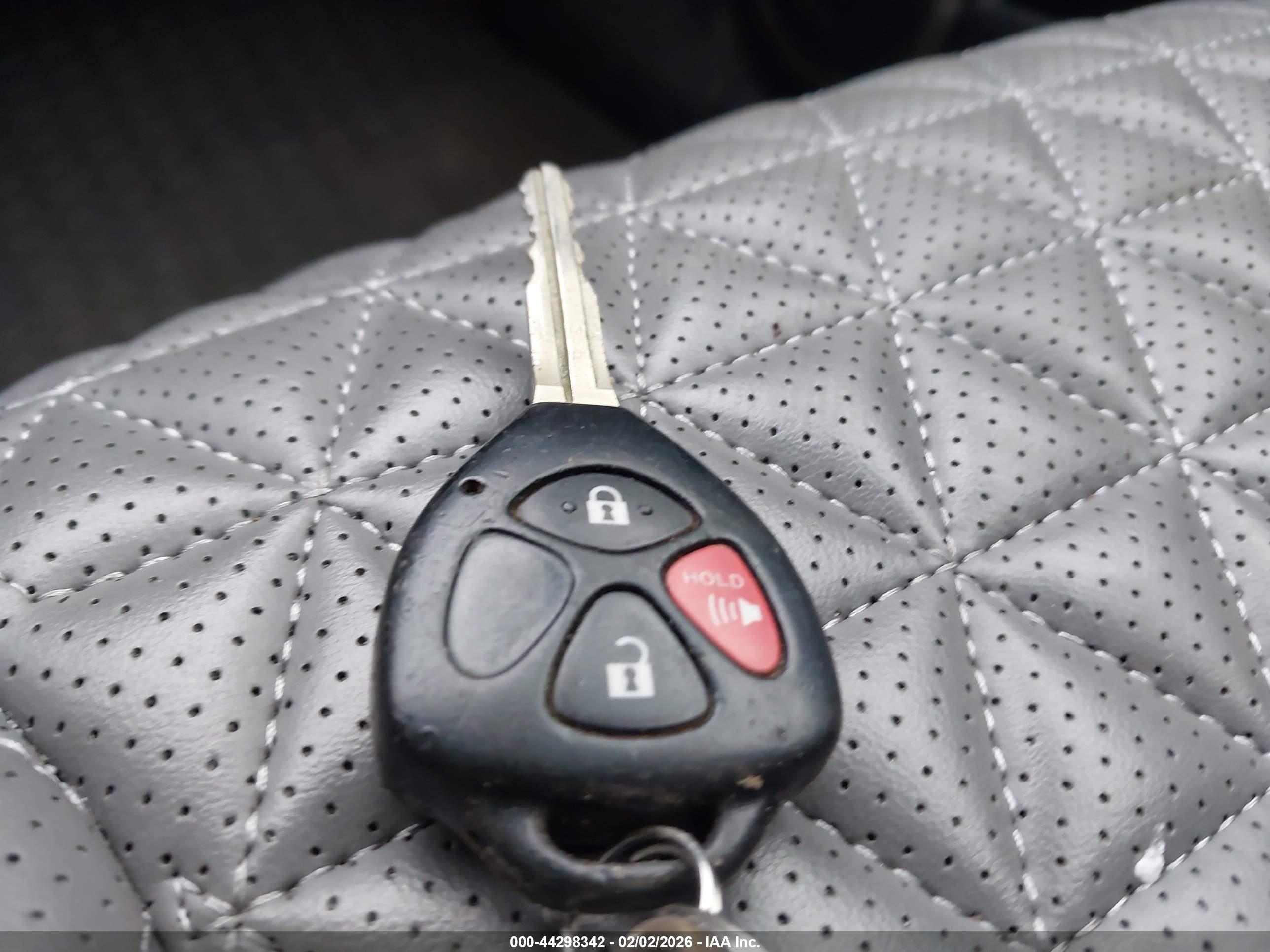 TOYOTA RAV4 image 11