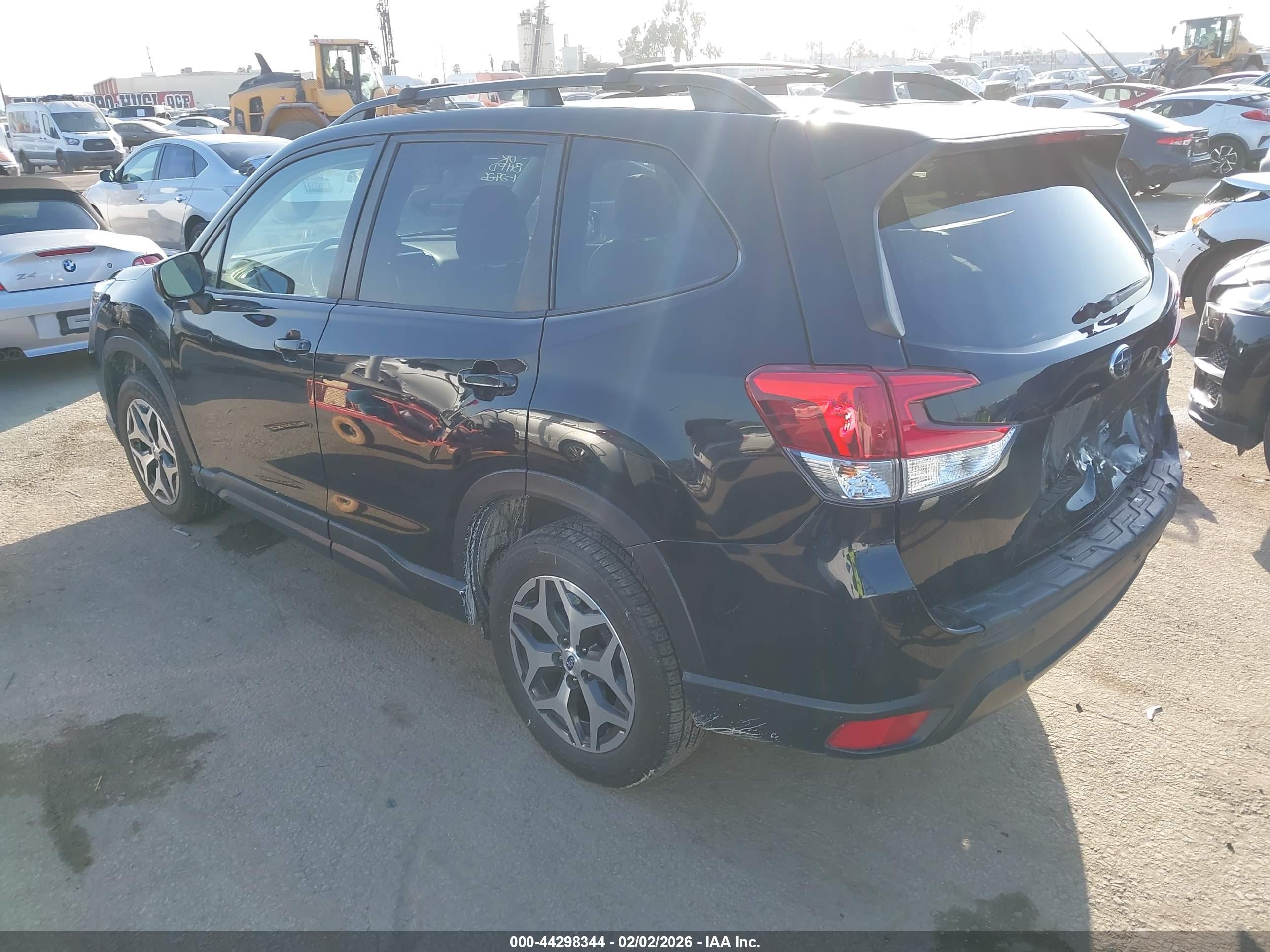 SUBARU FORESTER image 3