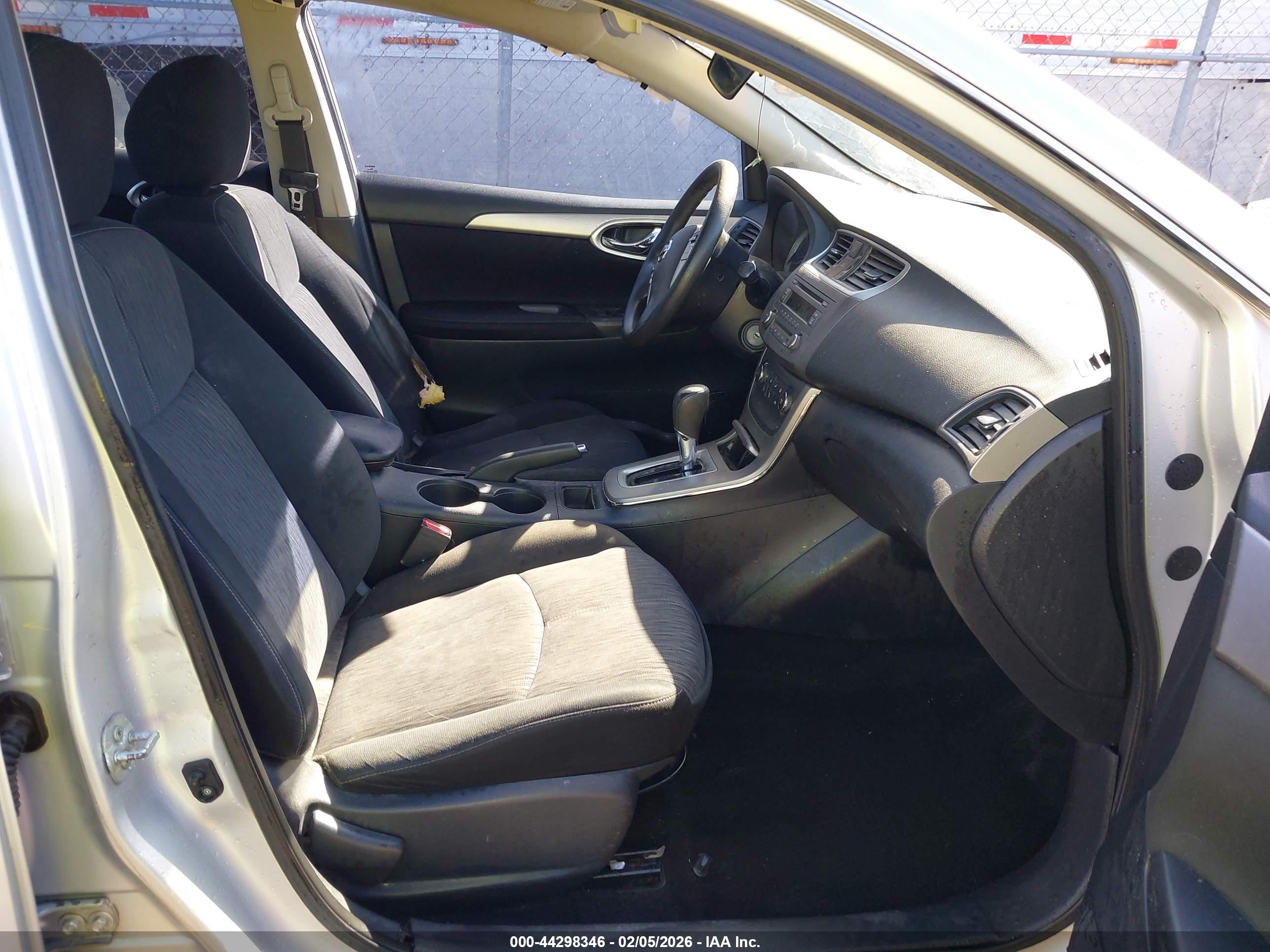 NISSAN SENTRA image 5