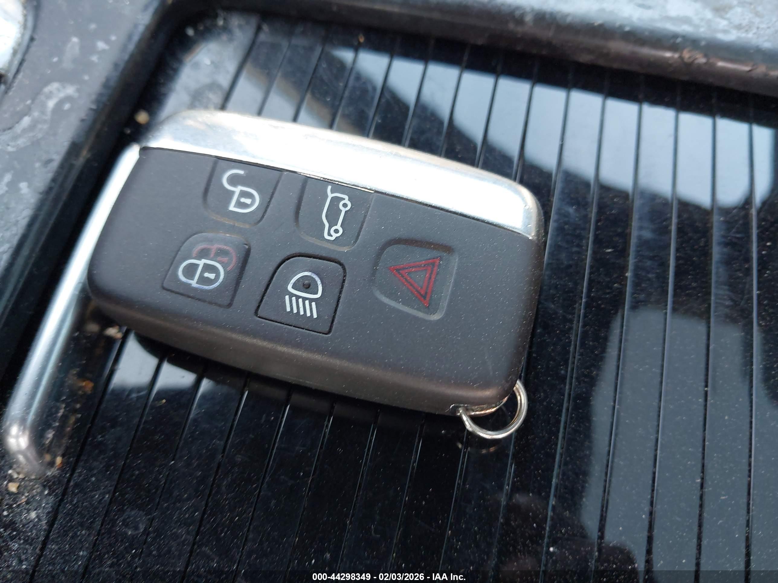 LAND ROVER image 11