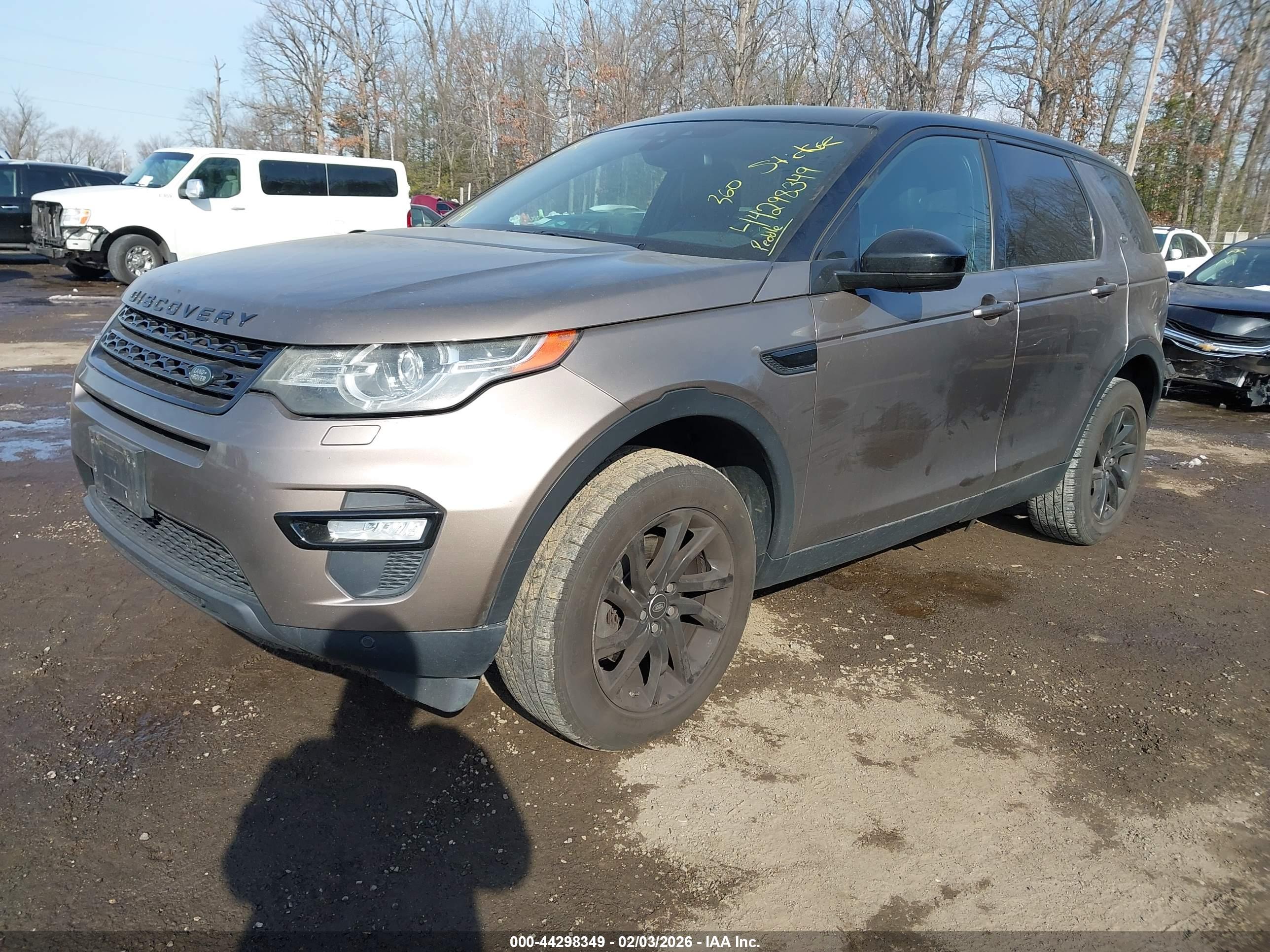 LAND ROVER image 2