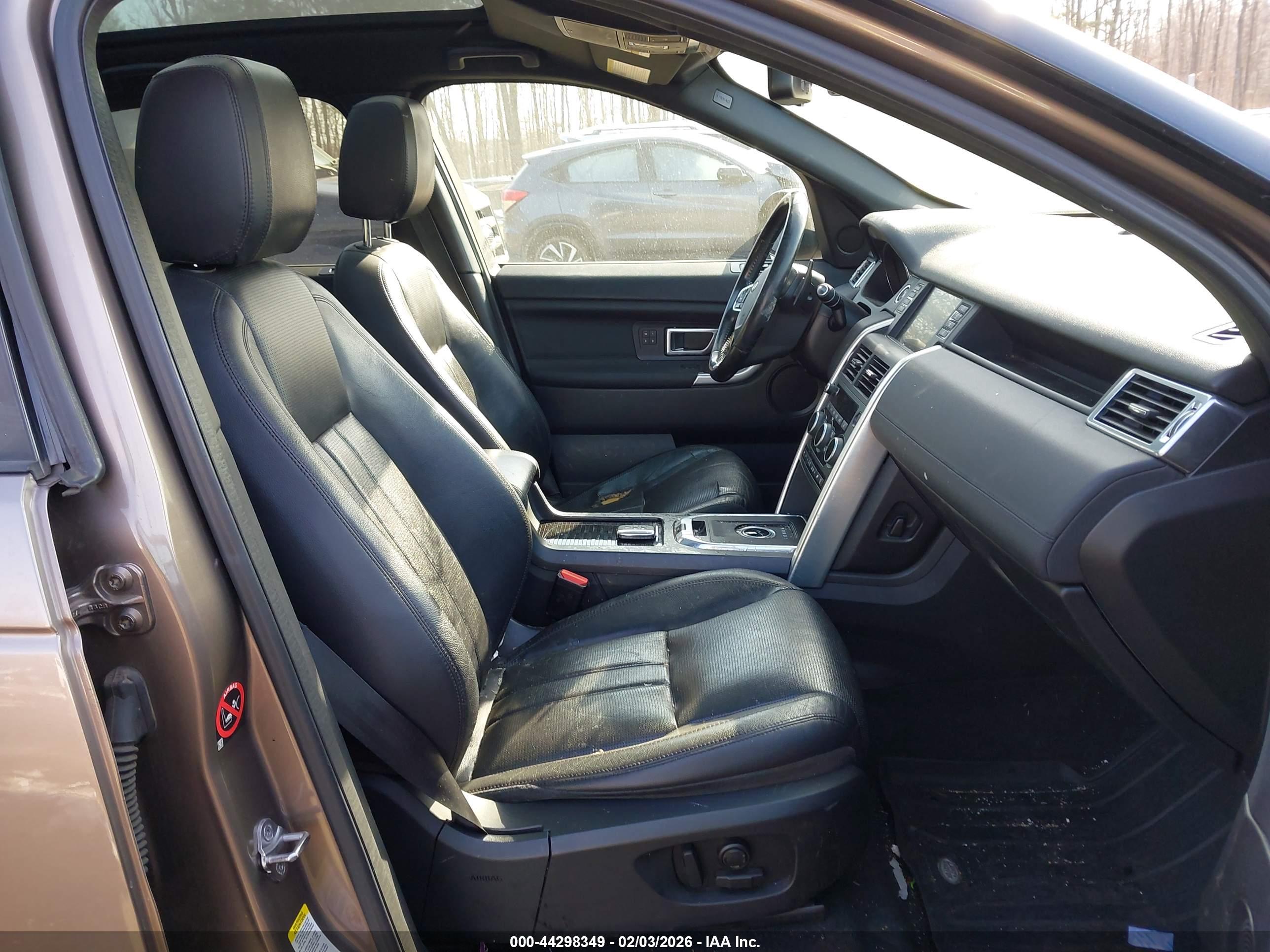 LAND ROVER image 5
