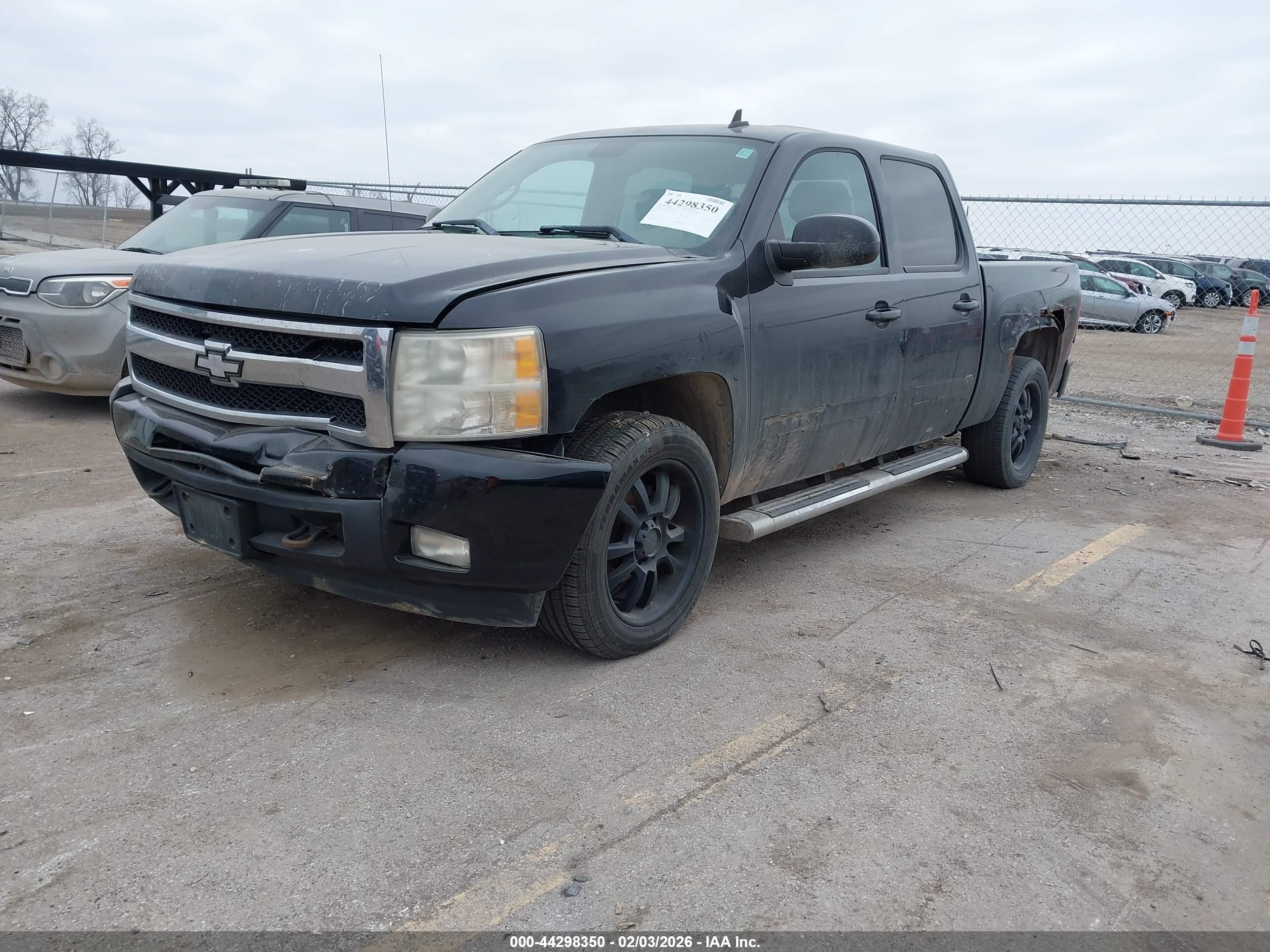 CHEVROLET SILVERADO image 2