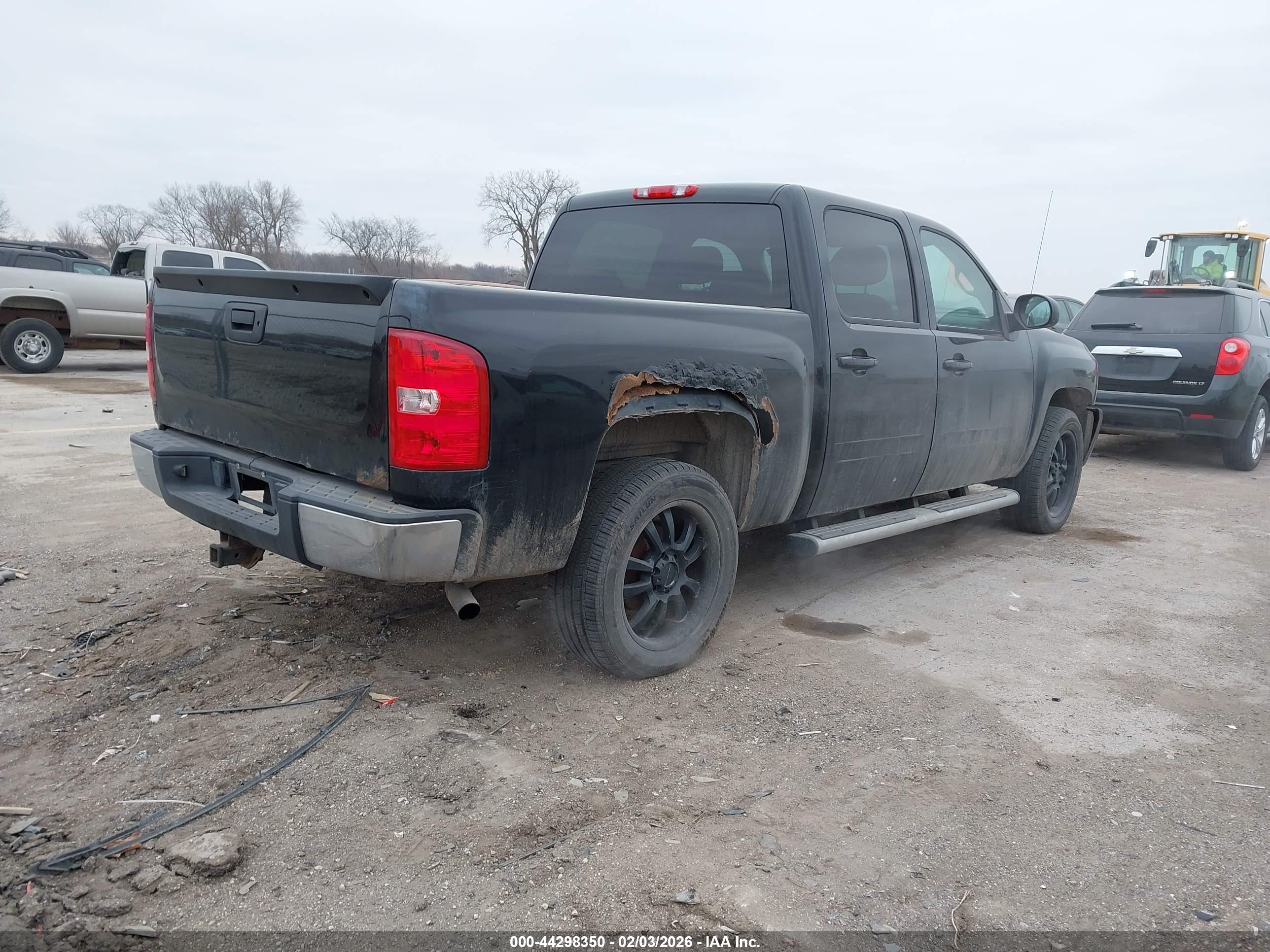 CHEVROLET SILVERADO image 4