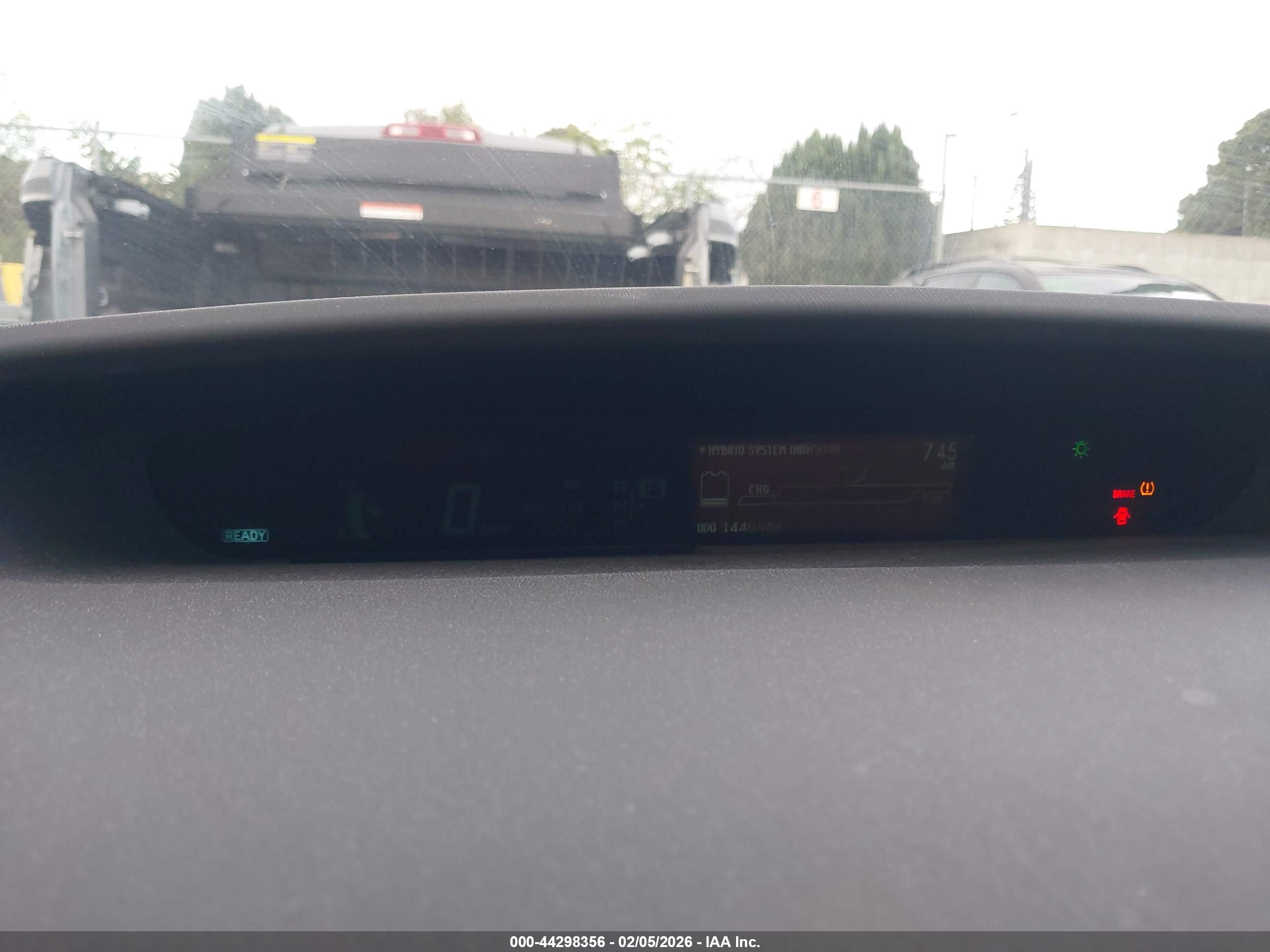 TOYOTA PRIUS image 7