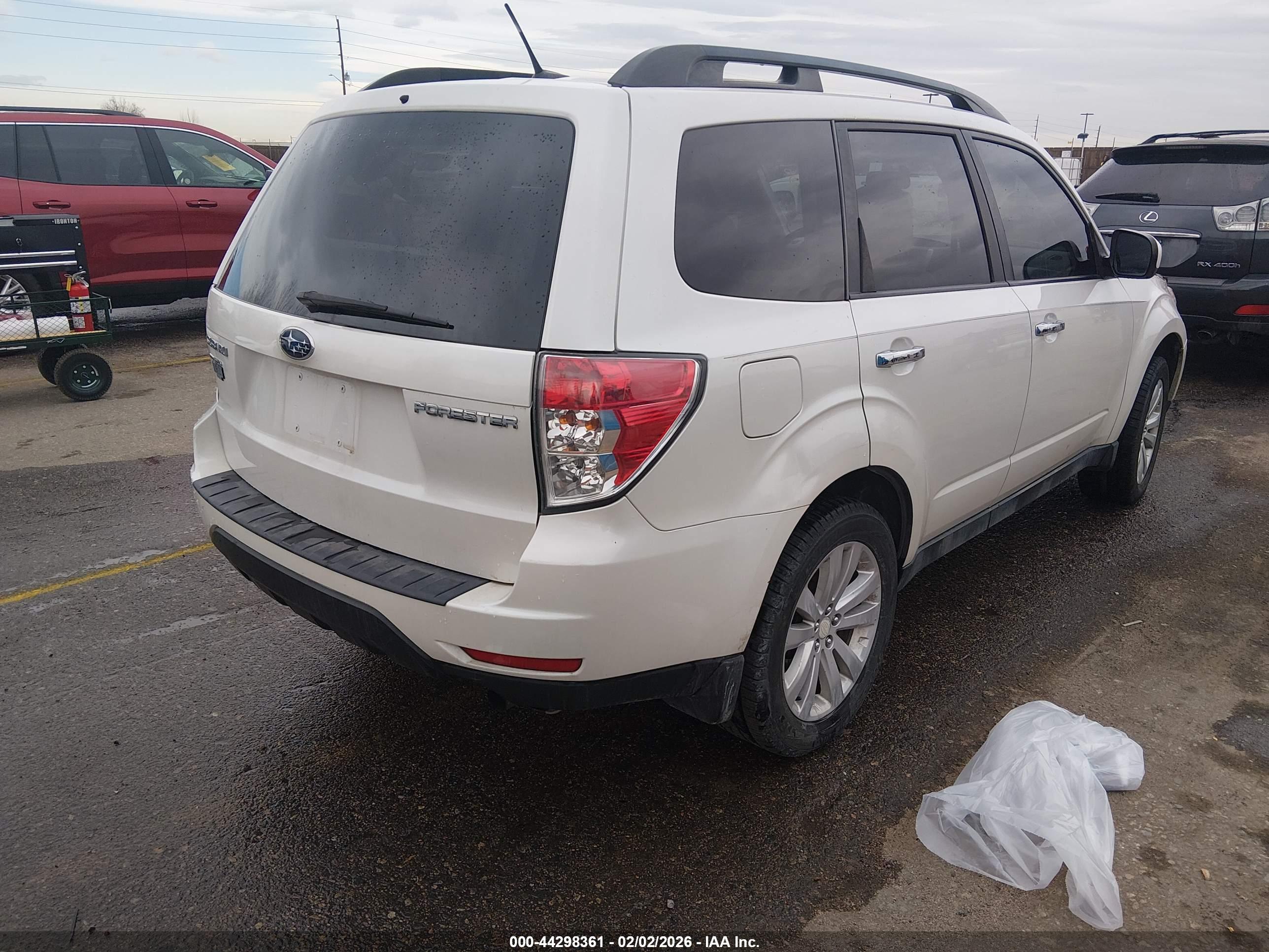 SUBARU FORESTER image 4