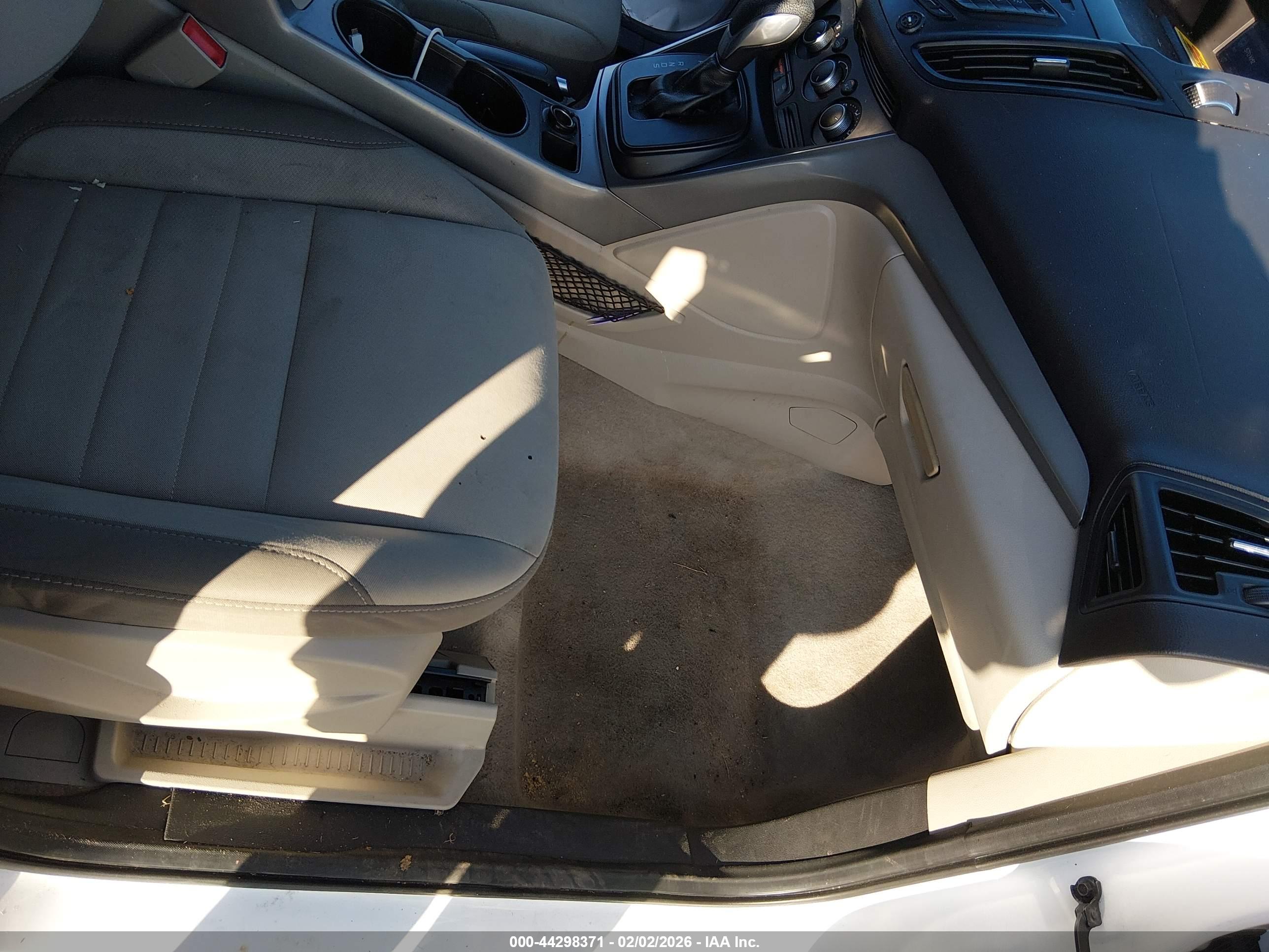 FORD ESCAPE image 5