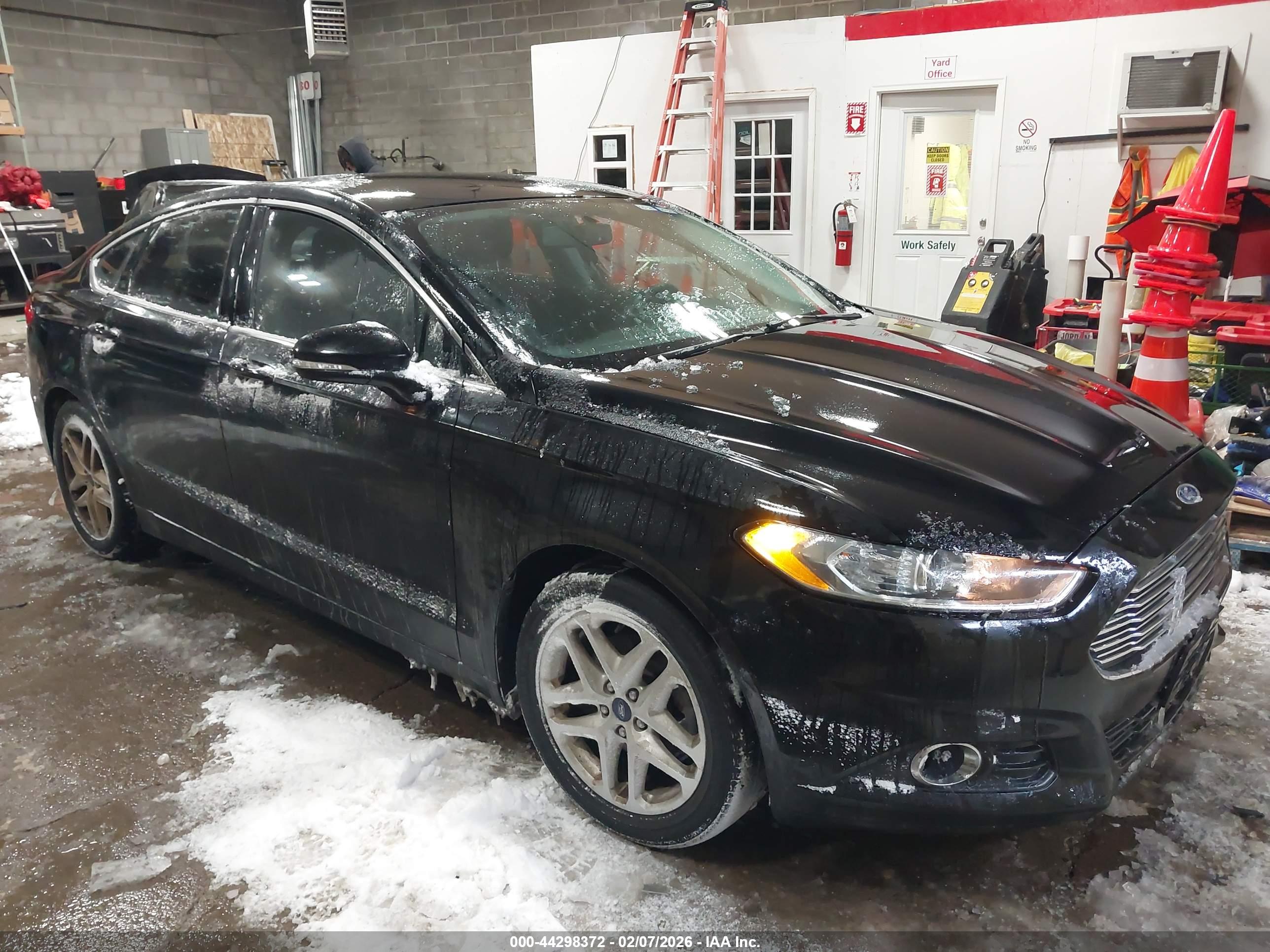 FORD FUSION image 6