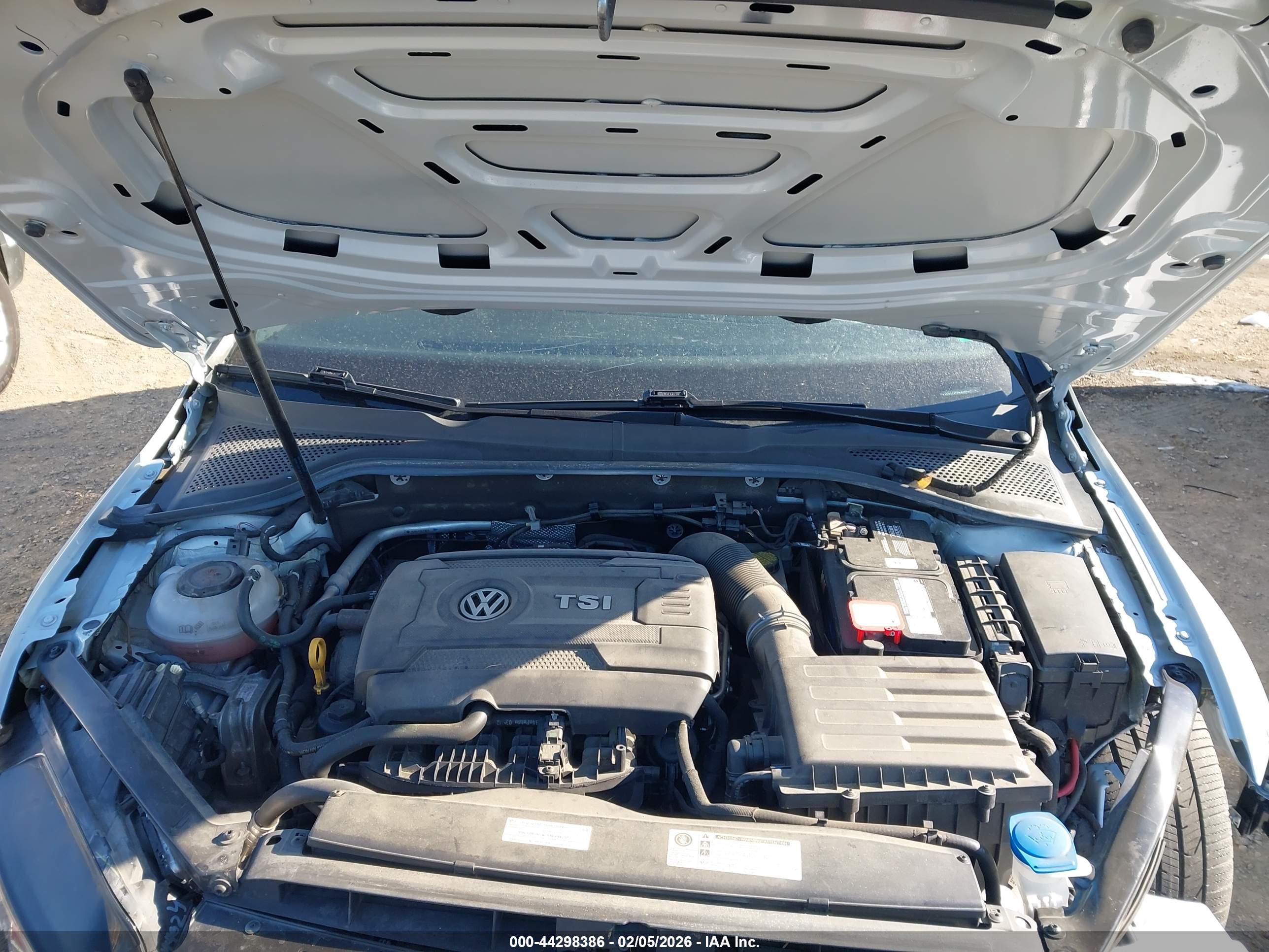 VOLKSWAGEN GOLF image 10