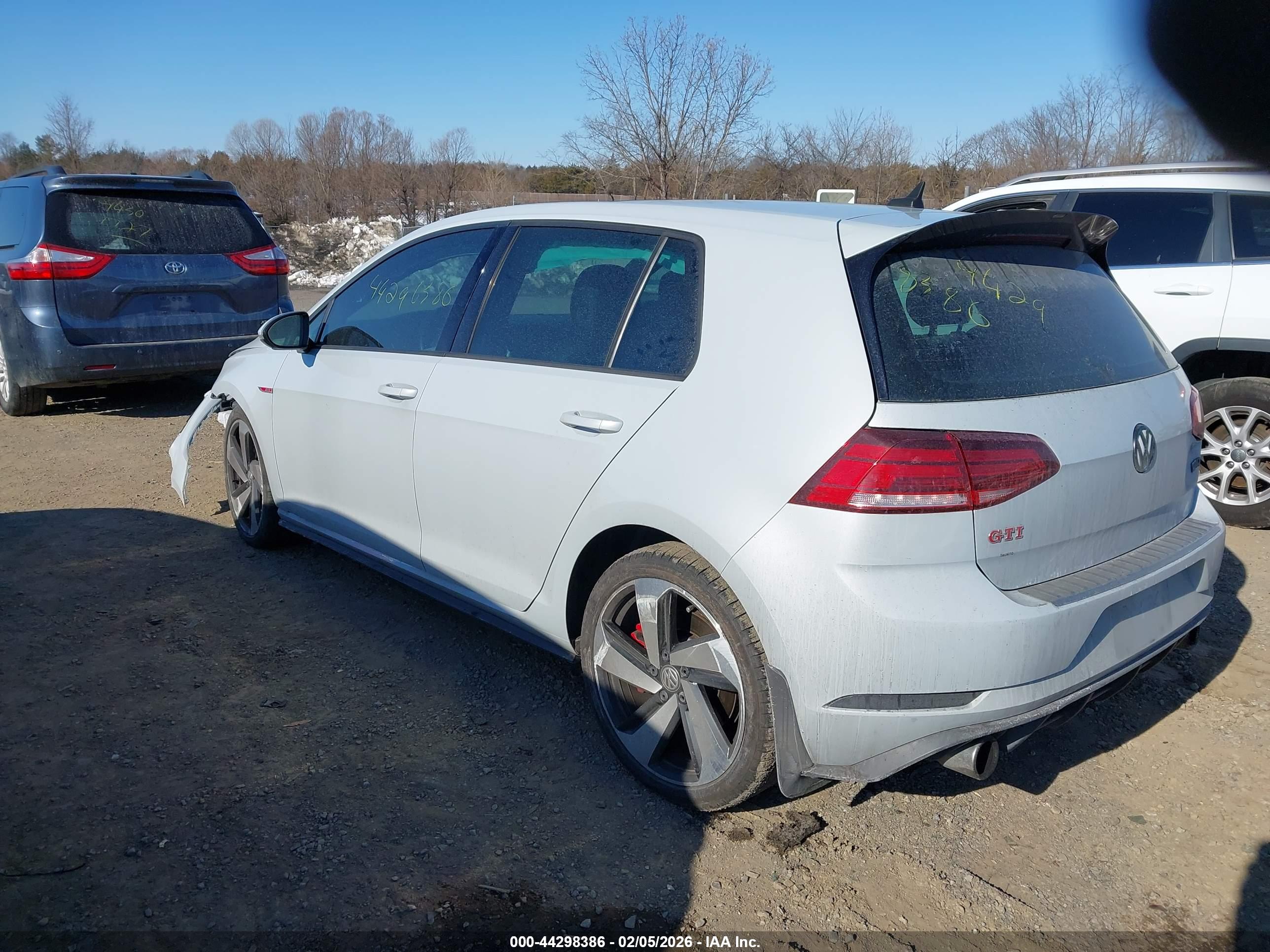 VOLKSWAGEN GOLF image 3