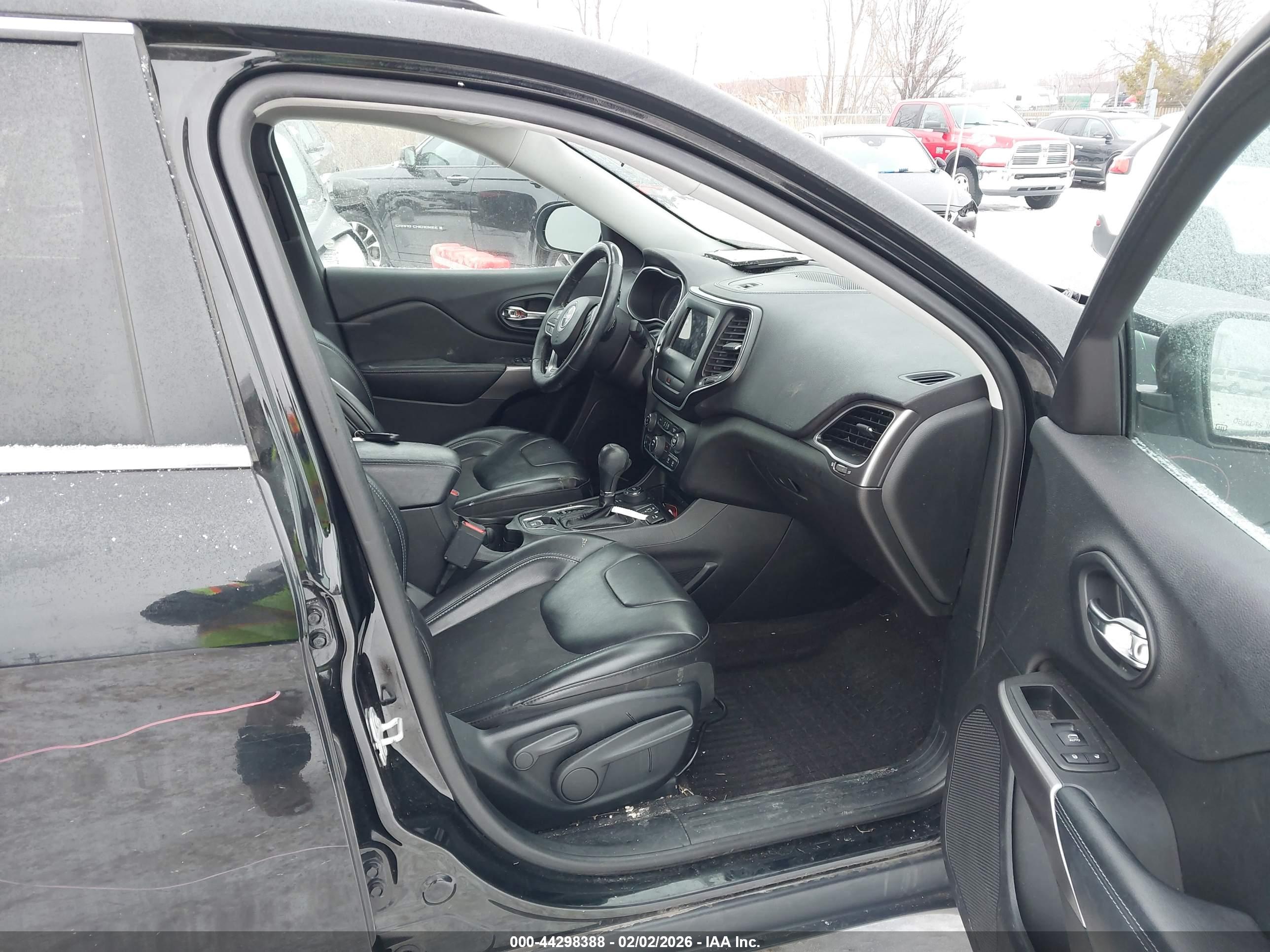 JEEP CHEROKEE image 5