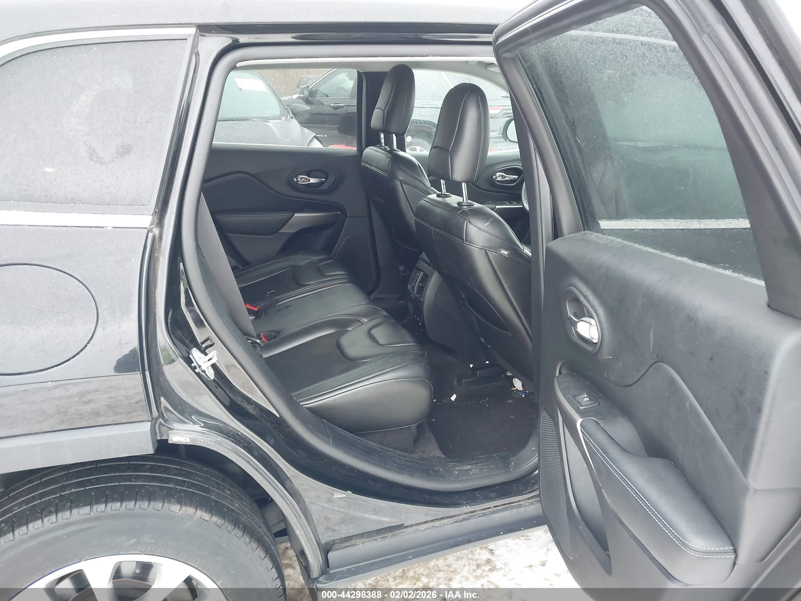 JEEP CHEROKEE image 8