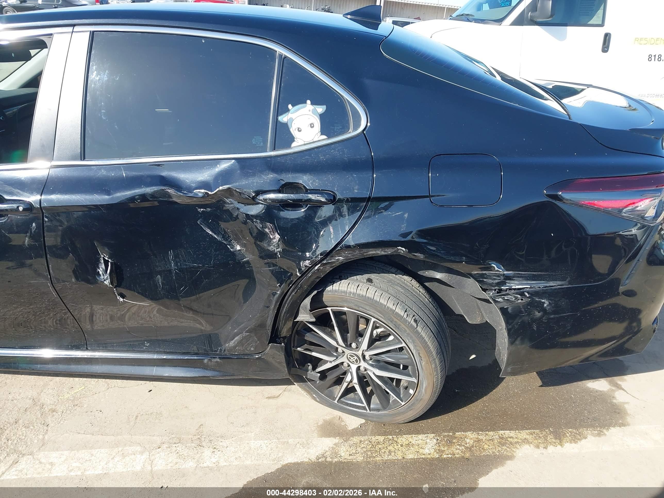 TOYOTA CAMRY image 6