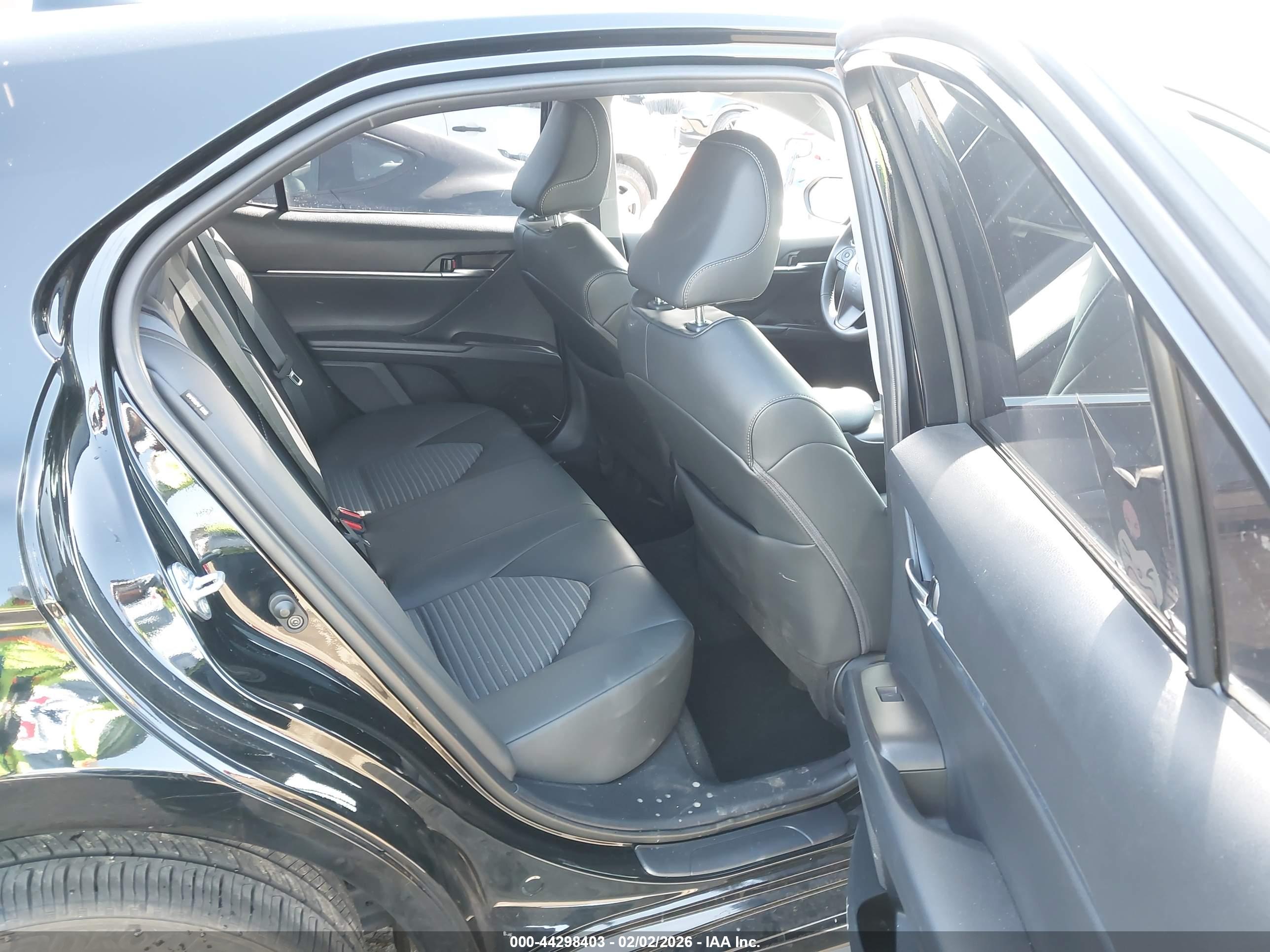 TOYOTA CAMRY image 8