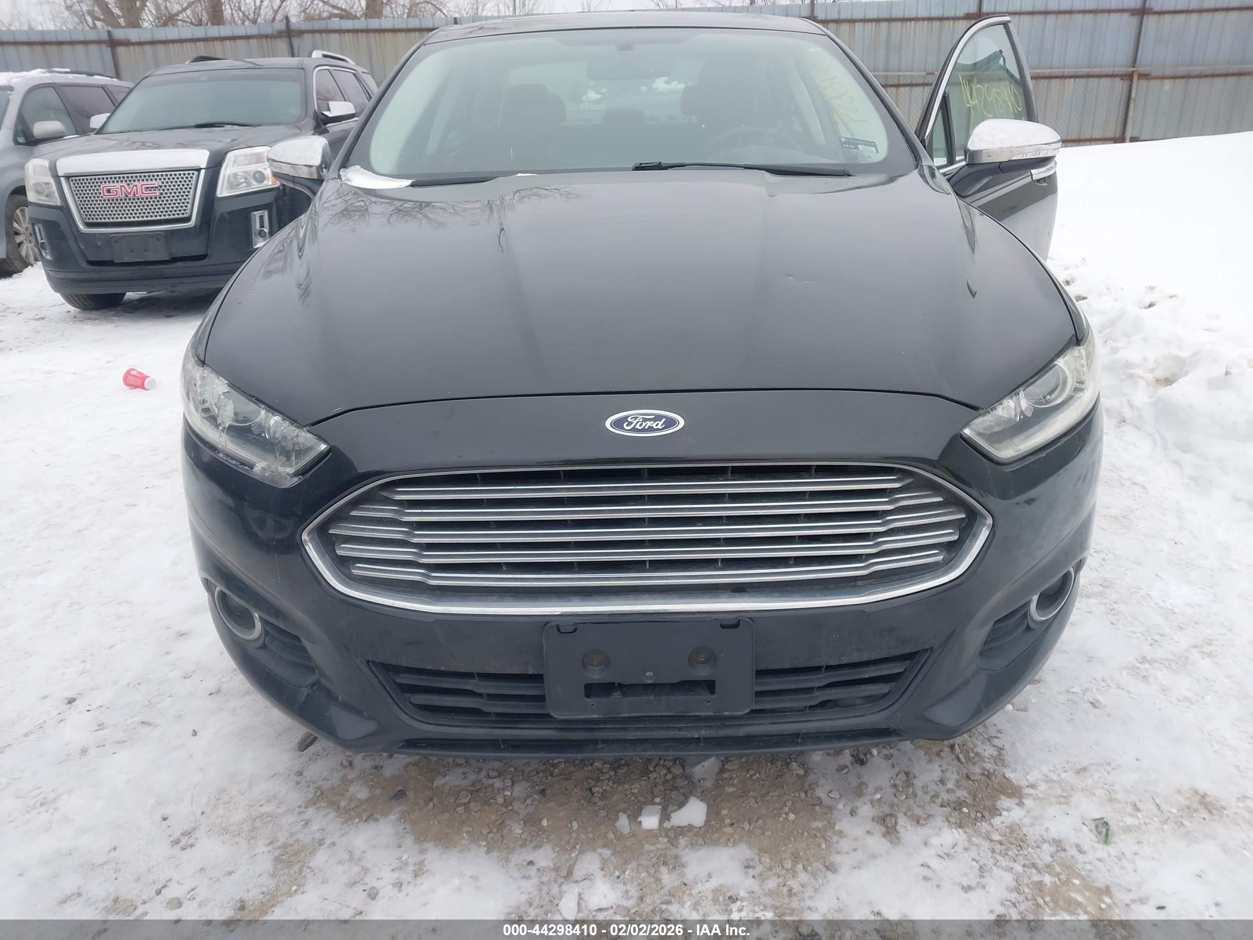 FORD FUSION image 6