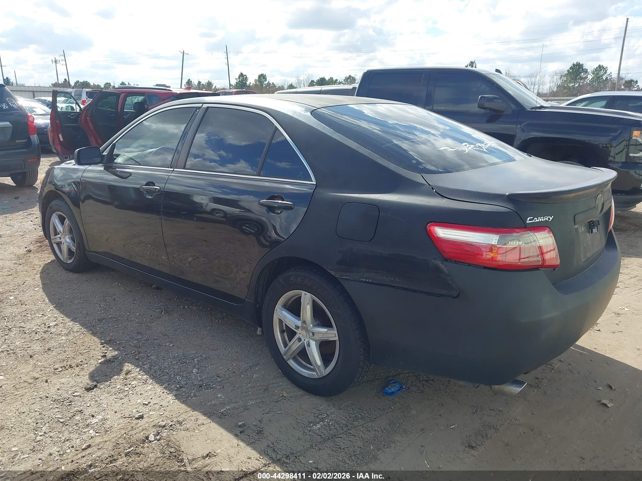 TOYOTA CAMRY image 3