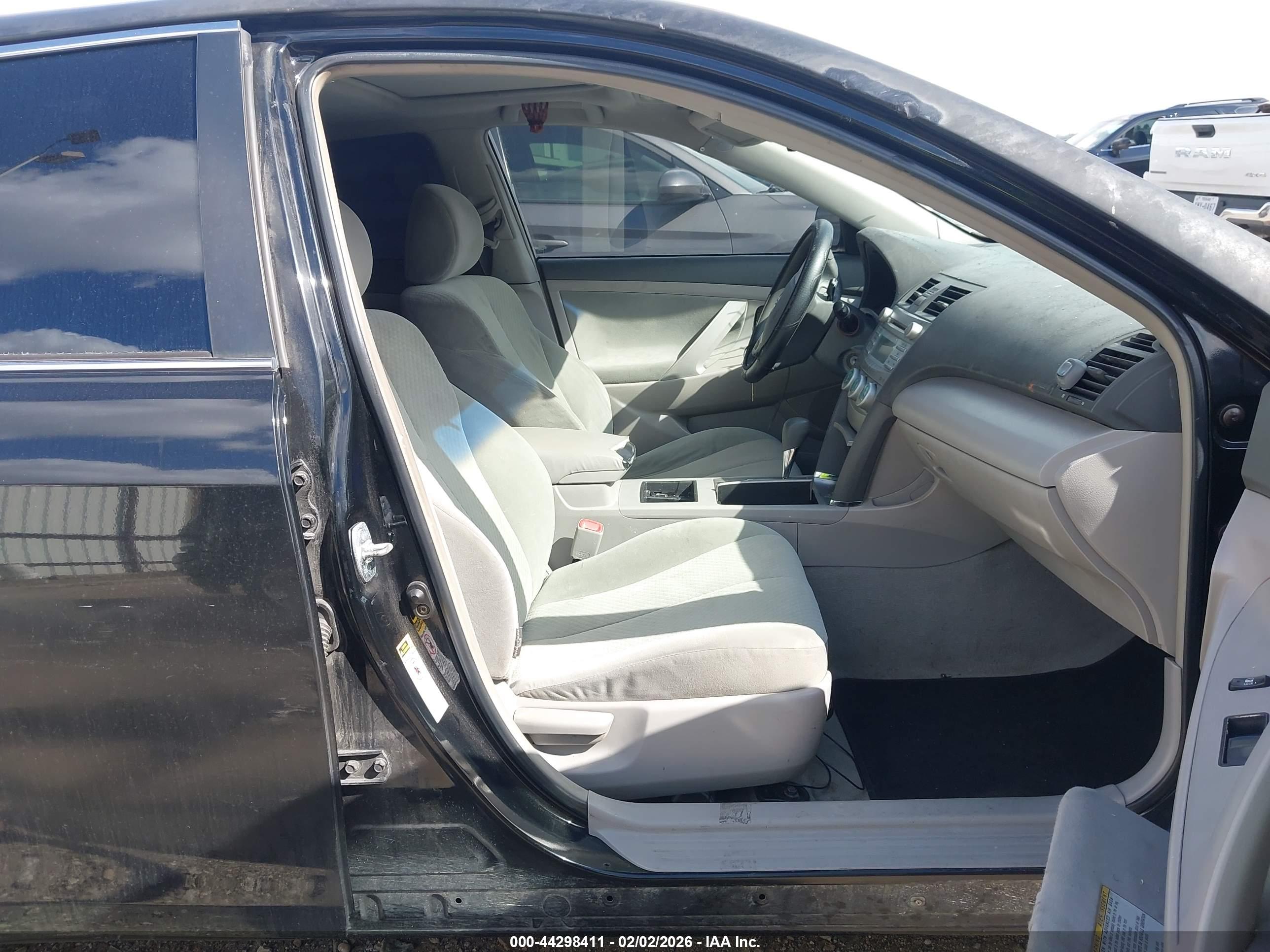 TOYOTA CAMRY image 5