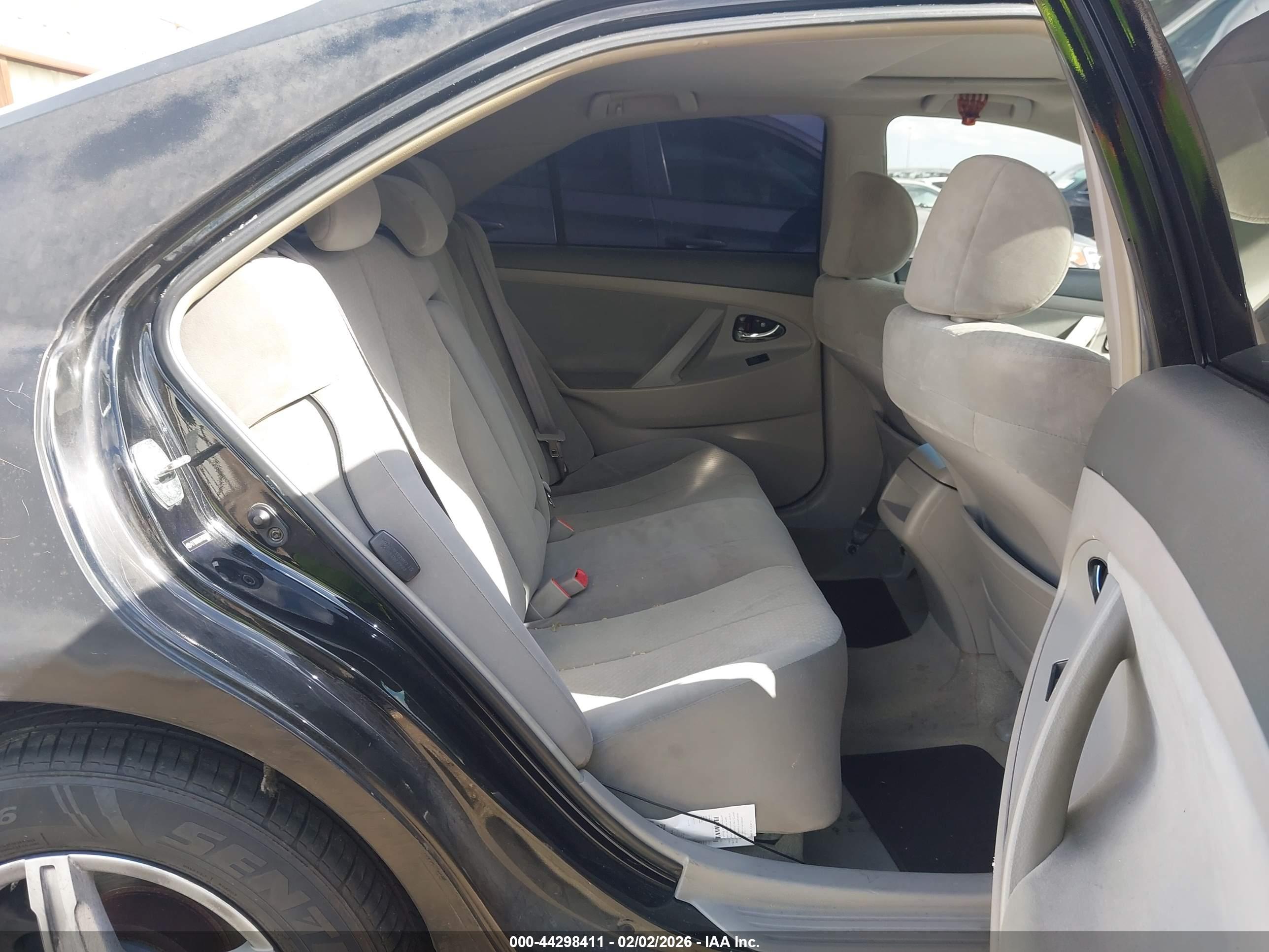 TOYOTA CAMRY image 8