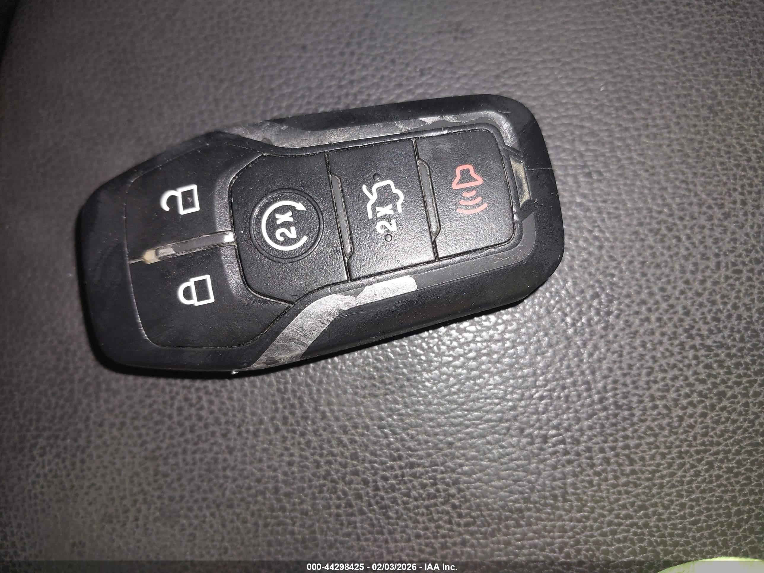 FORD FUSION image 11