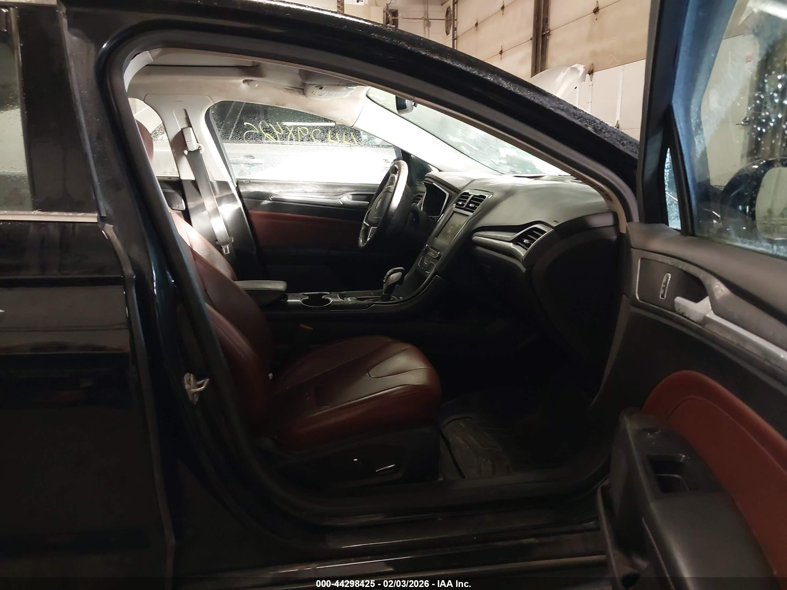 FORD FUSION image 5