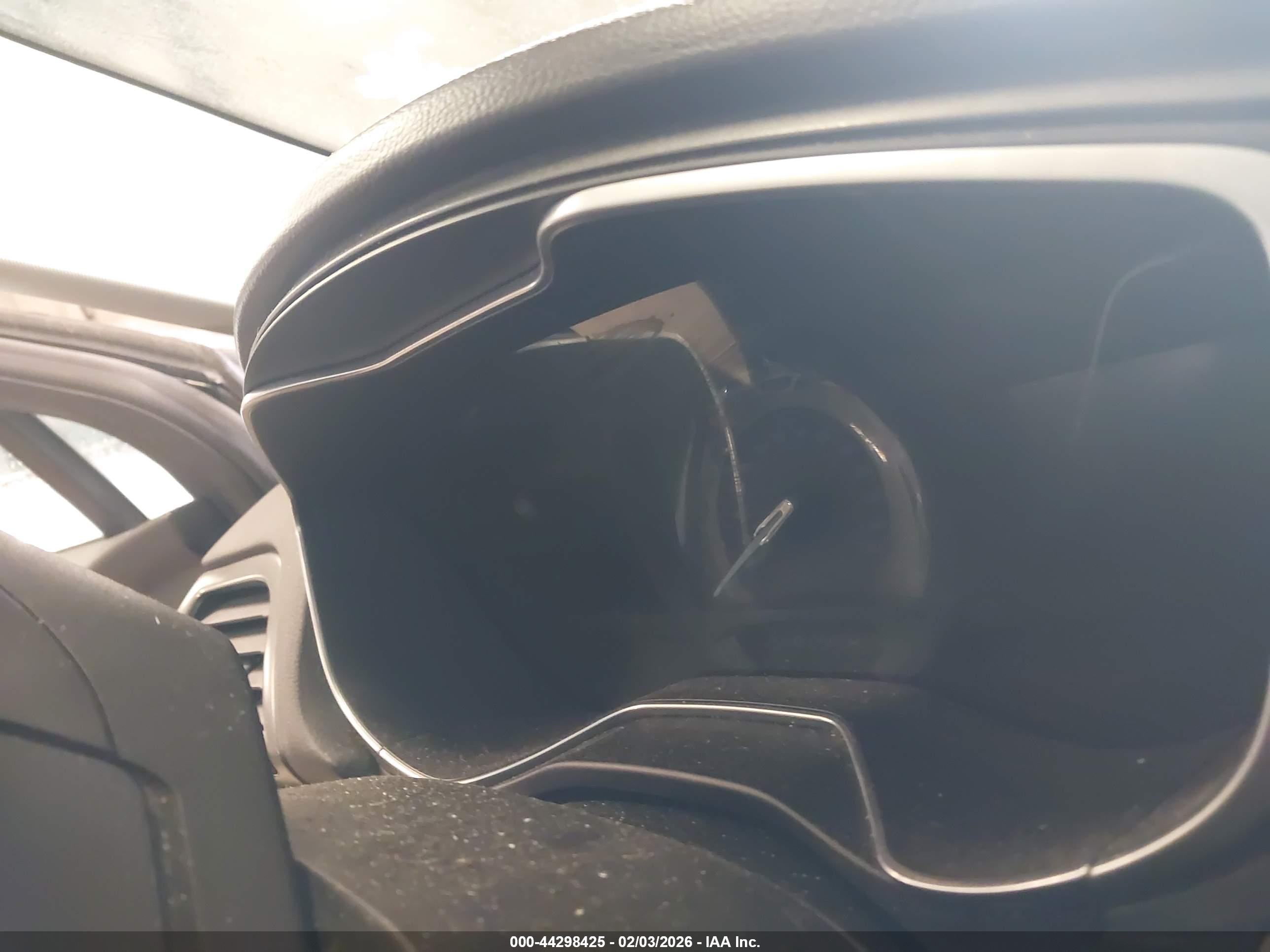 FORD FUSION image 7