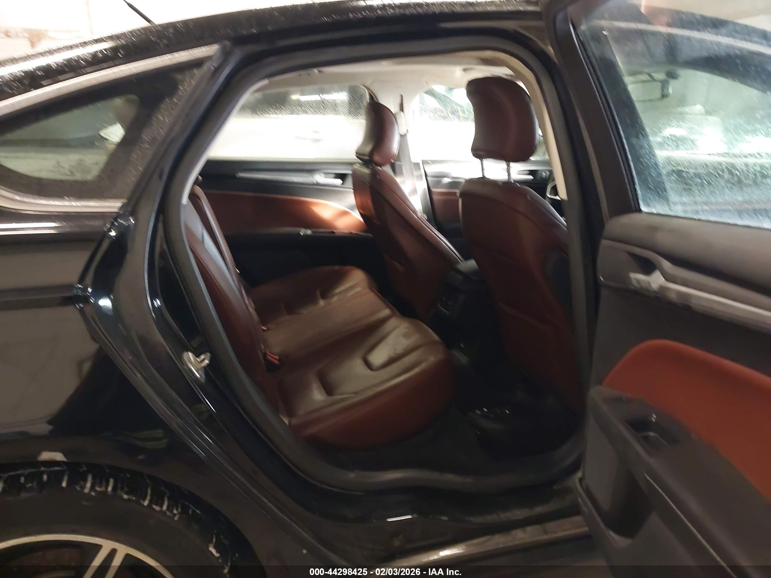 FORD FUSION image 8