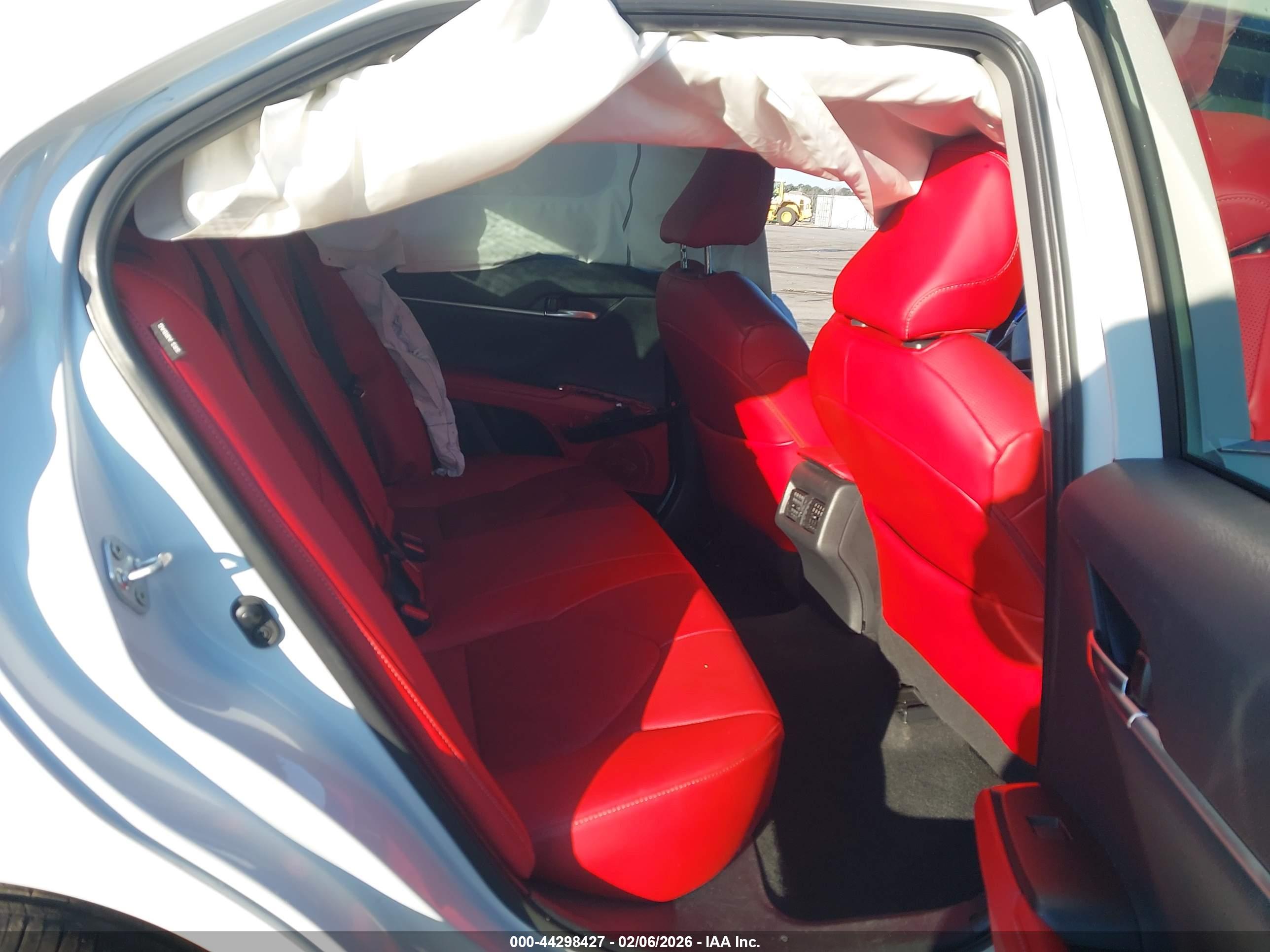TOYOTA CAMRY image 8