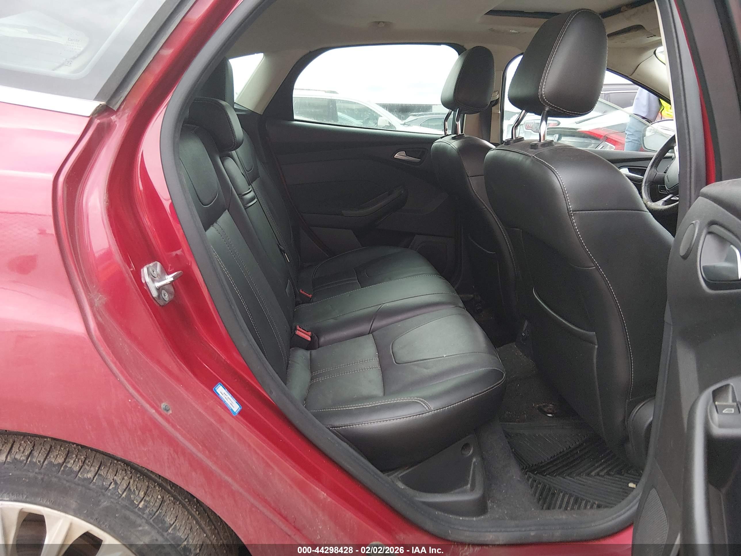FORD FOCUS image 8