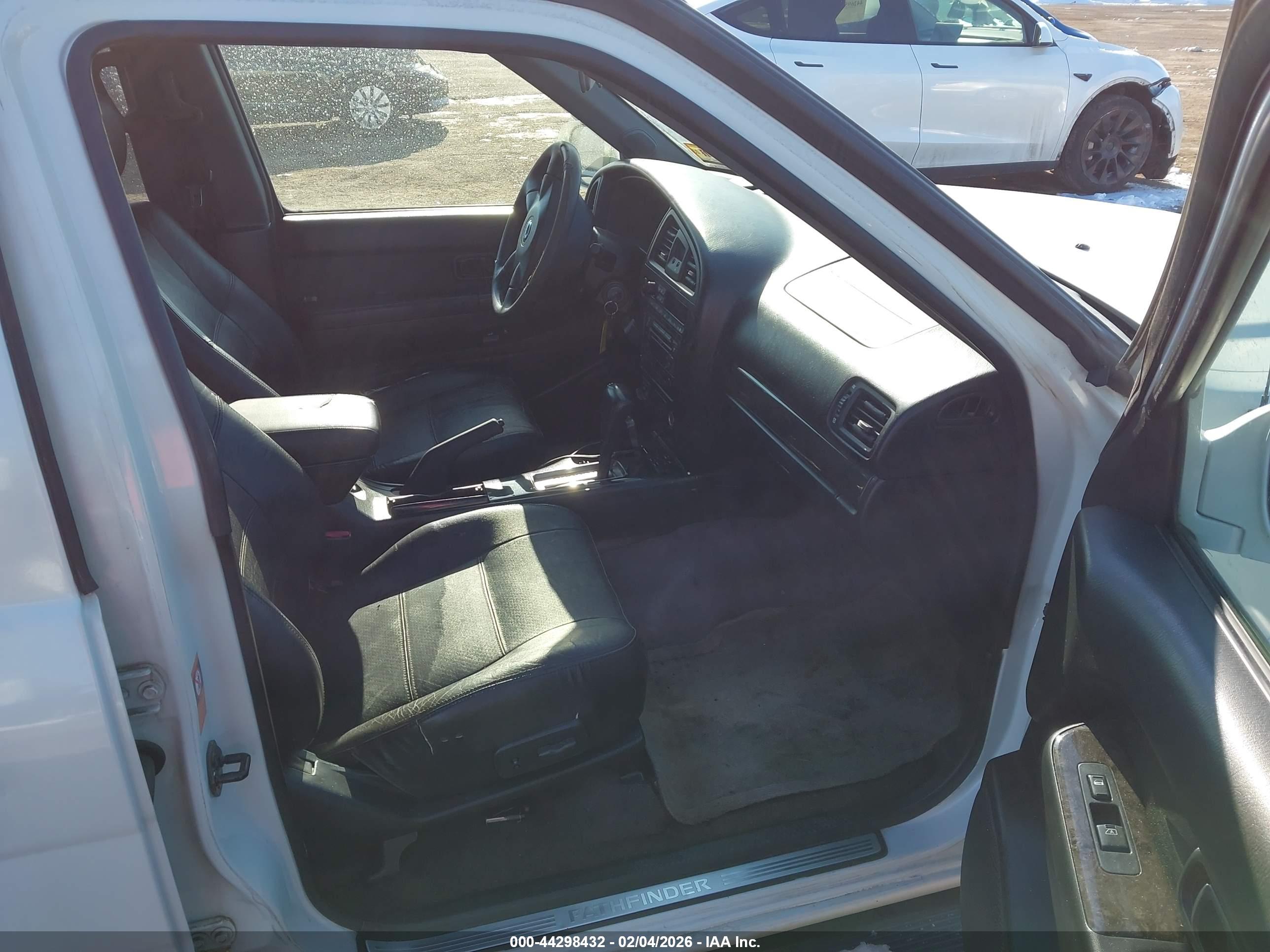 NISSAN PATHFINDER image 5
