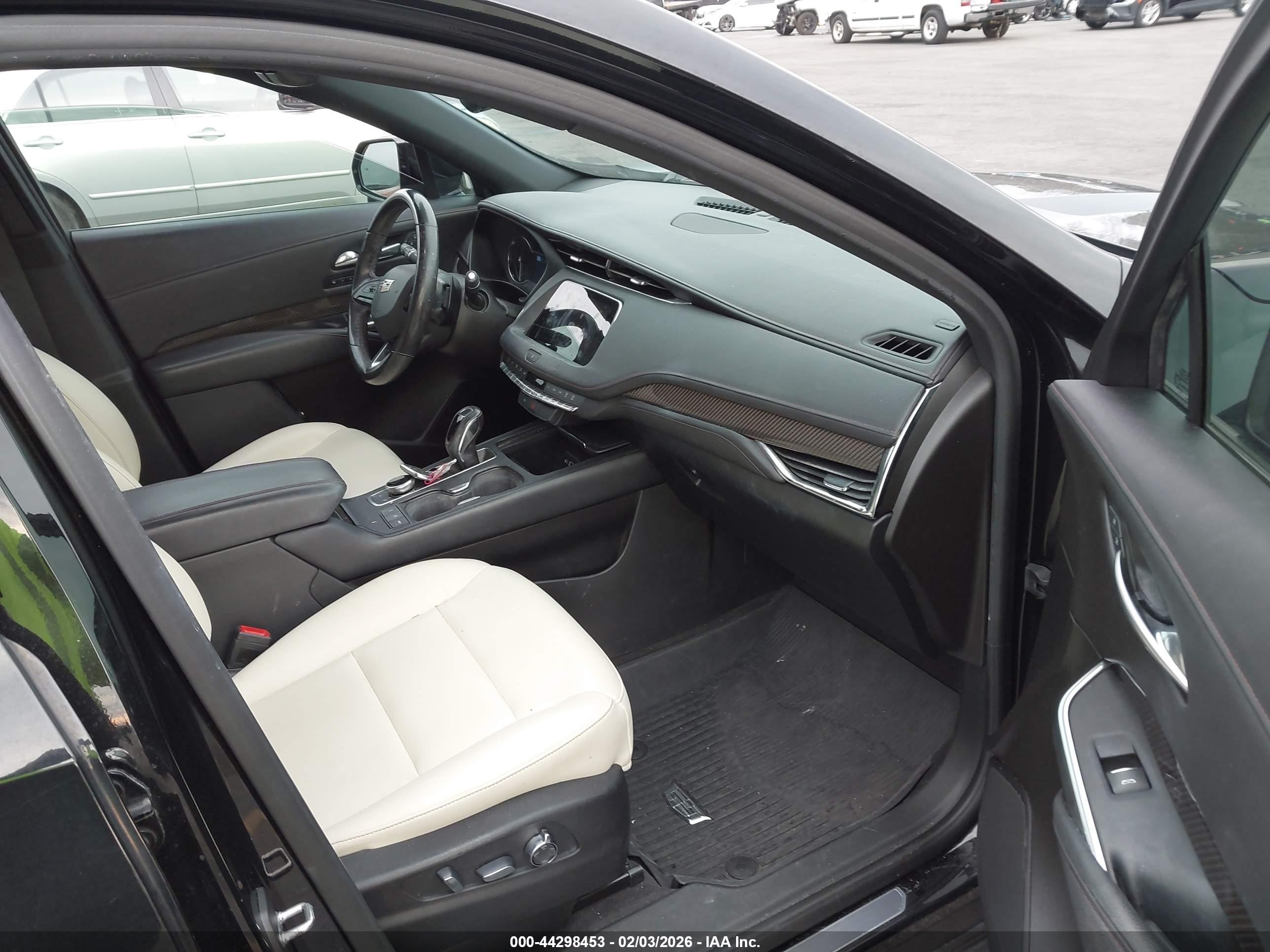 CADILLAC XT4 image 5