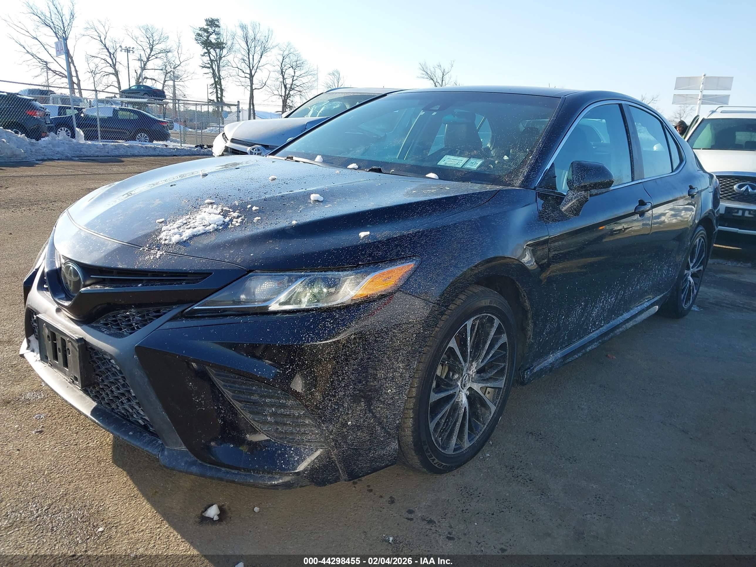 TOYOTA CAMRY image 2