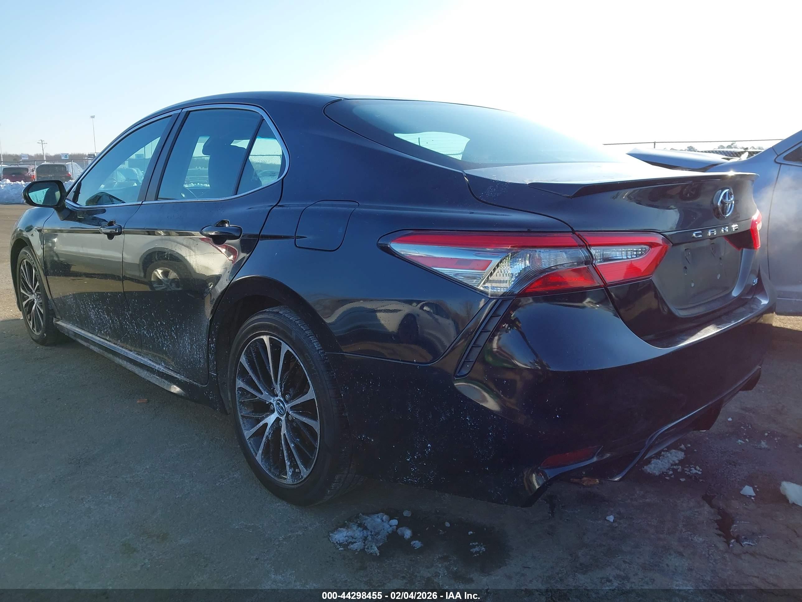 TOYOTA CAMRY image 3