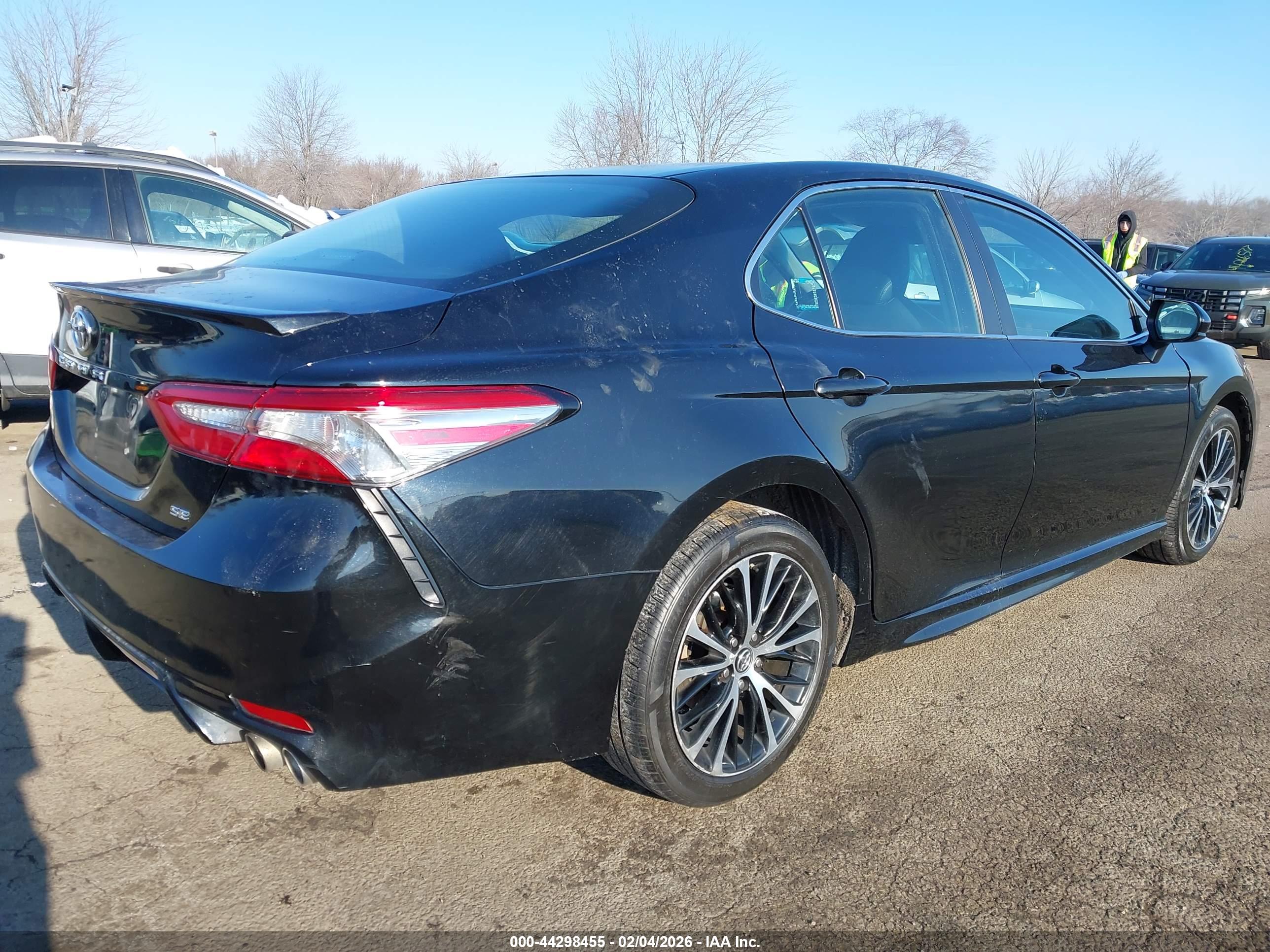 TOYOTA CAMRY image 4