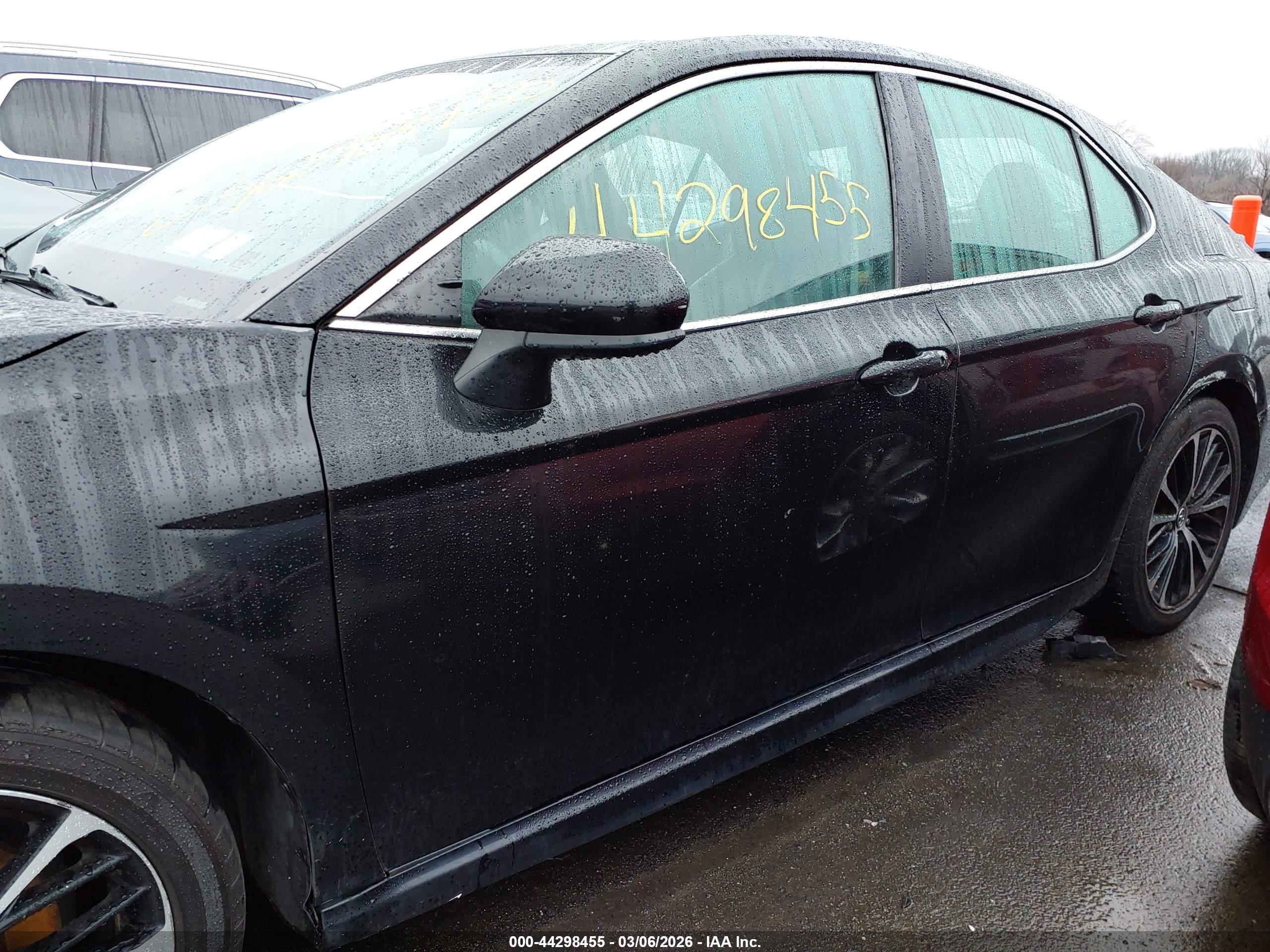 TOYOTA CAMRY image 6
