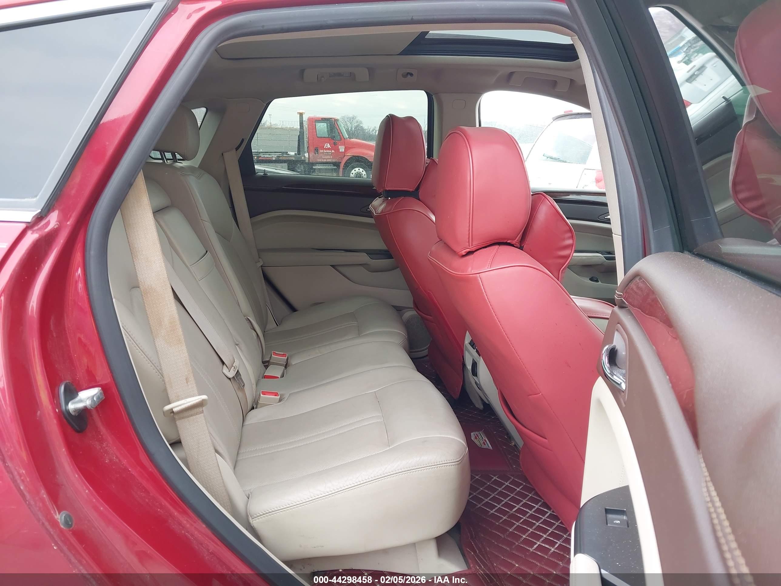 CADILLAC SRX image 8