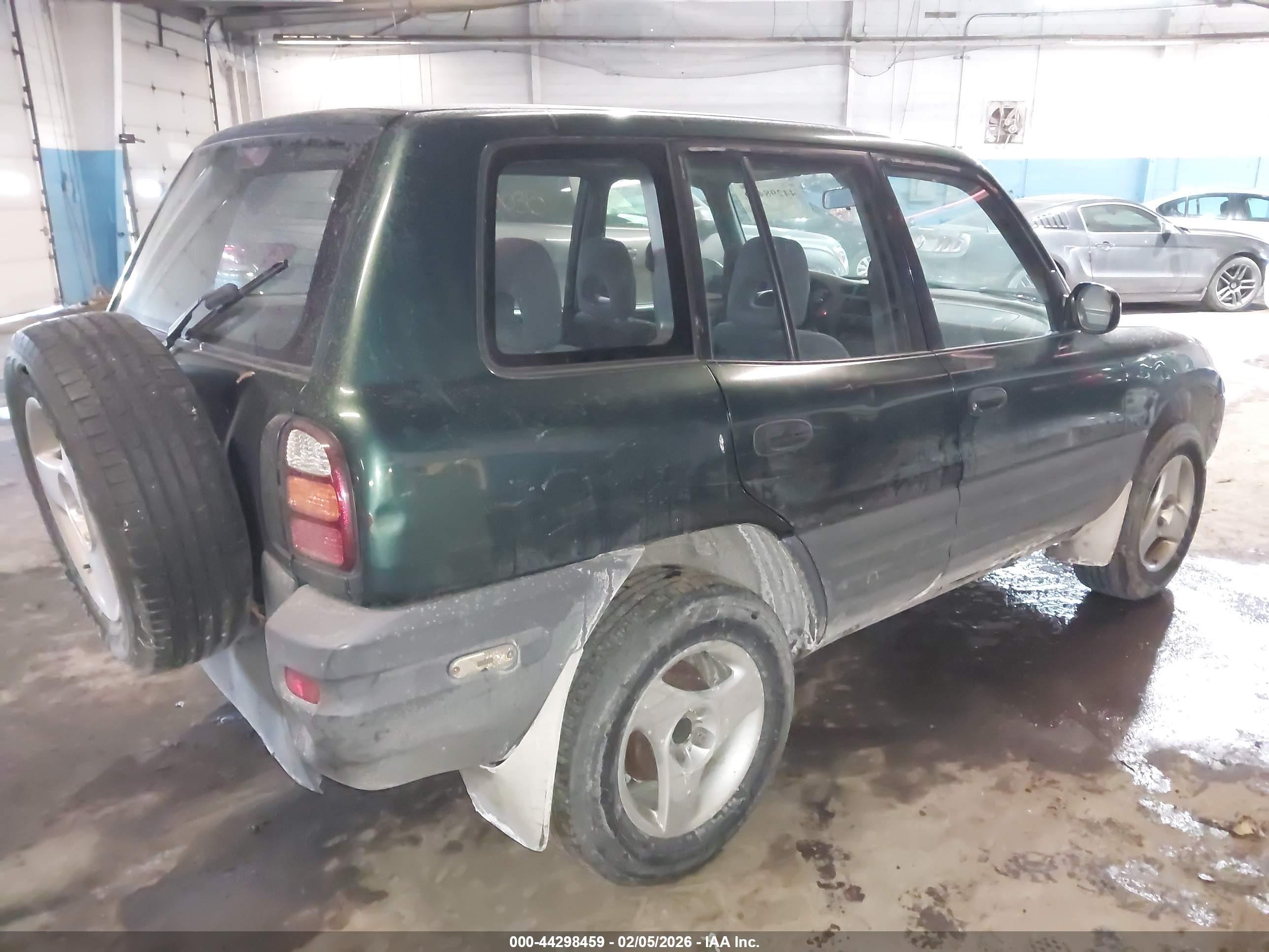 TOYOTA RAV4 image 4