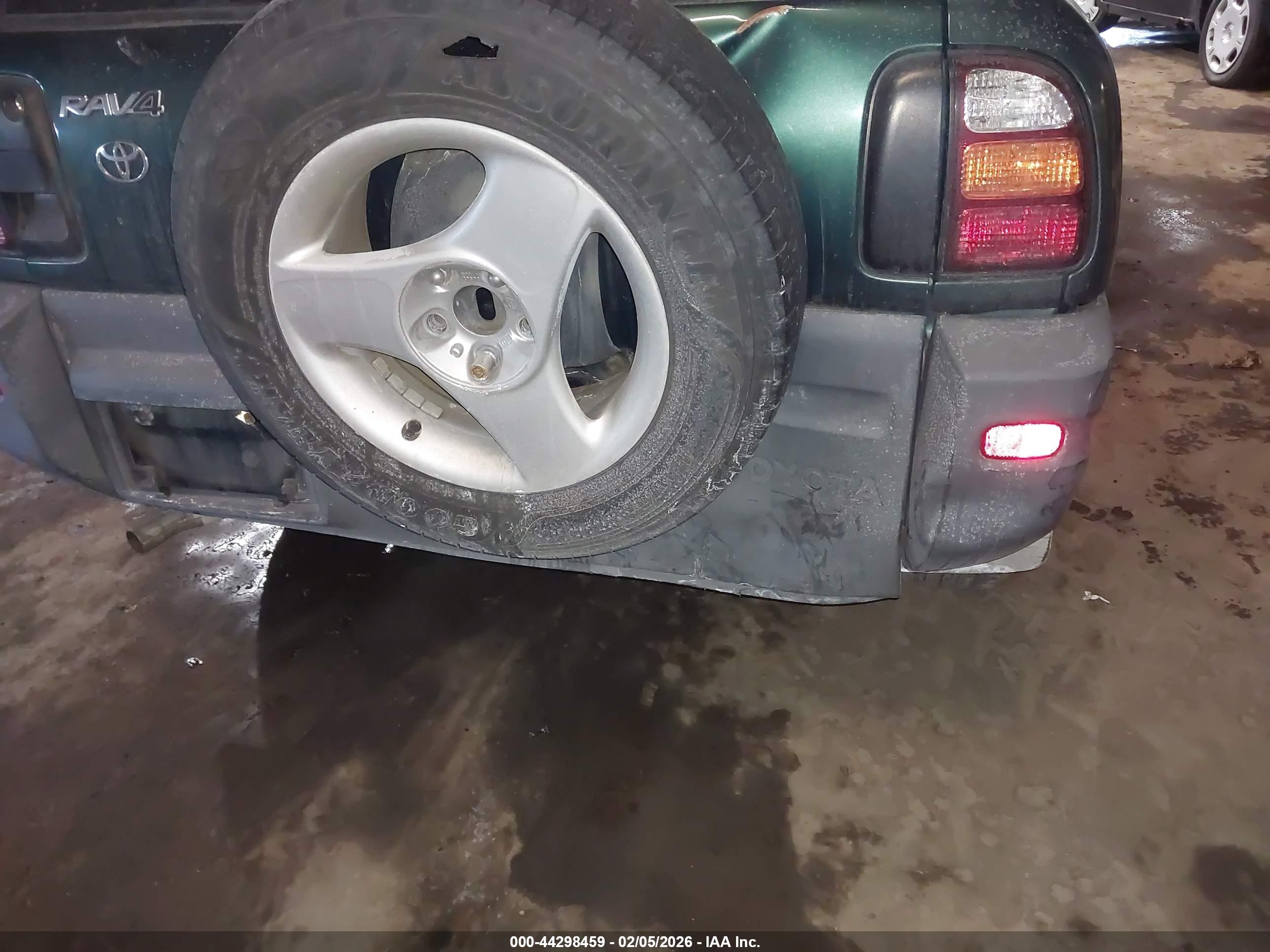 TOYOTA RAV4 image 6