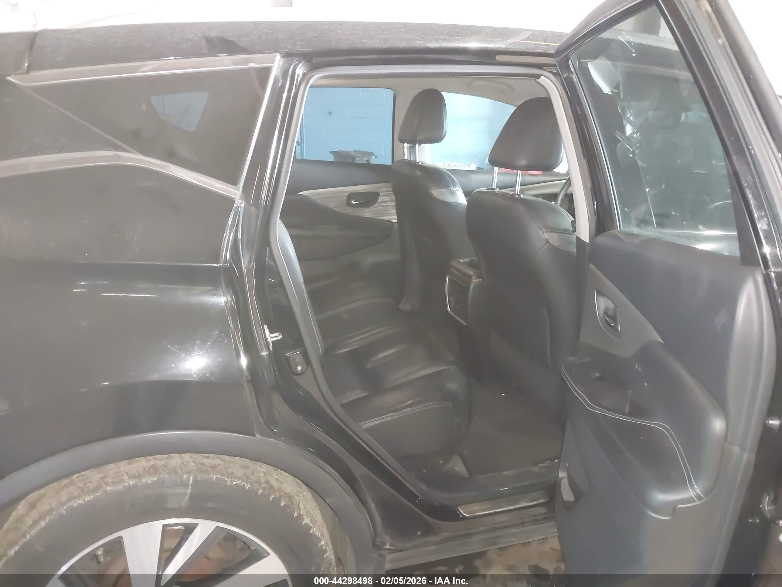 NISSAN MURANO image 8