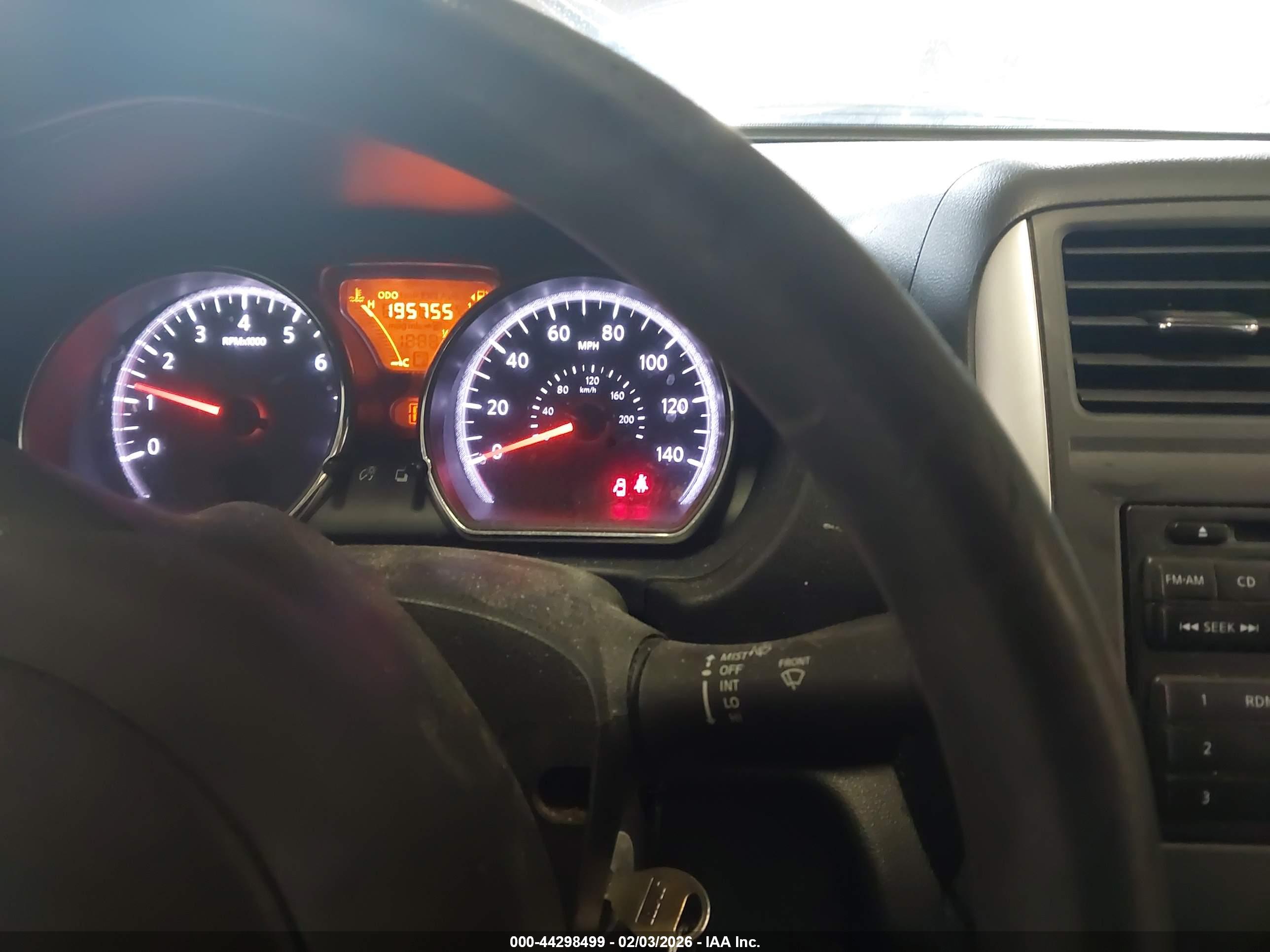 NISSAN VERSA image 7